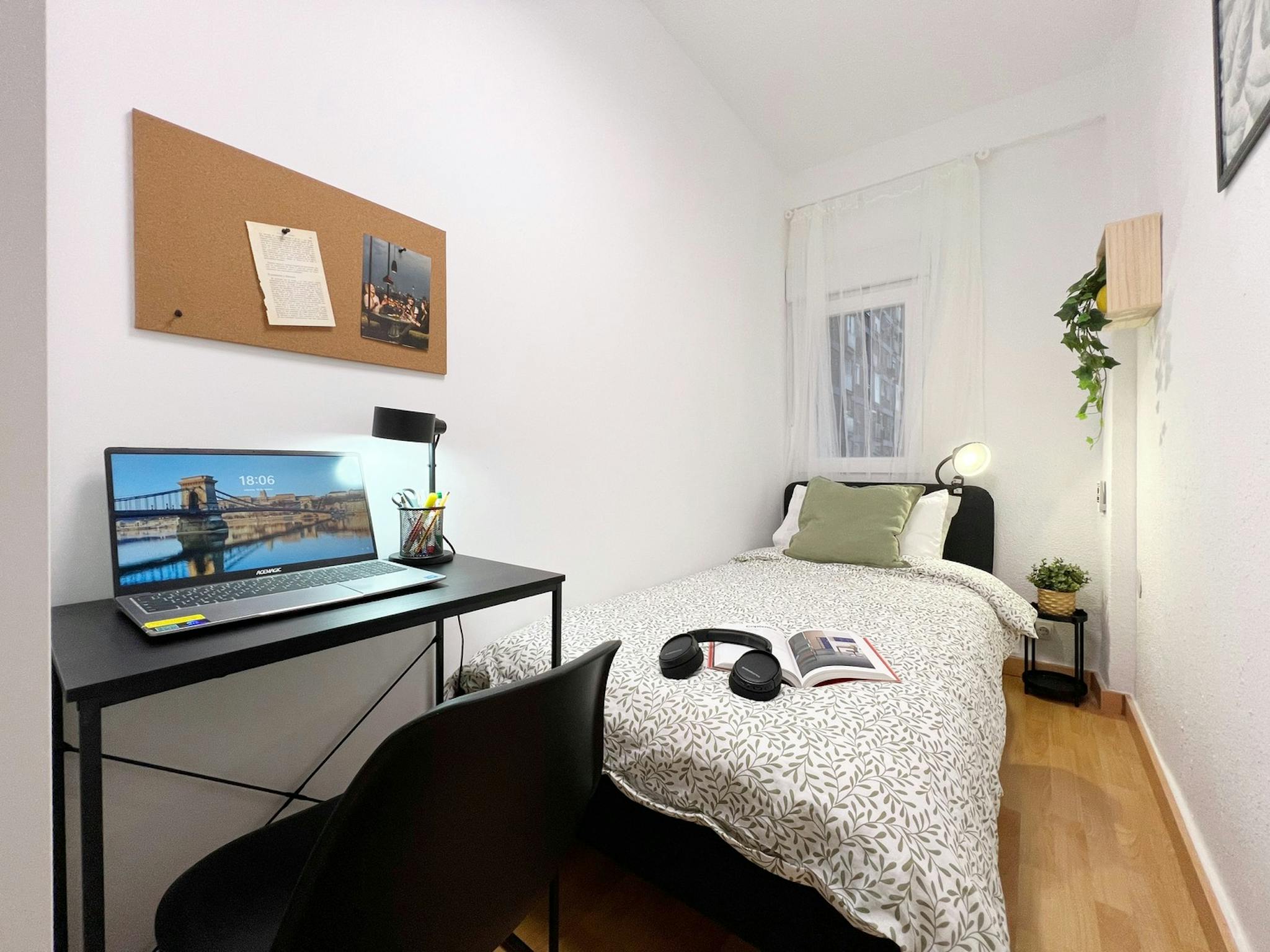 Calle de Elfo, Madrid preview