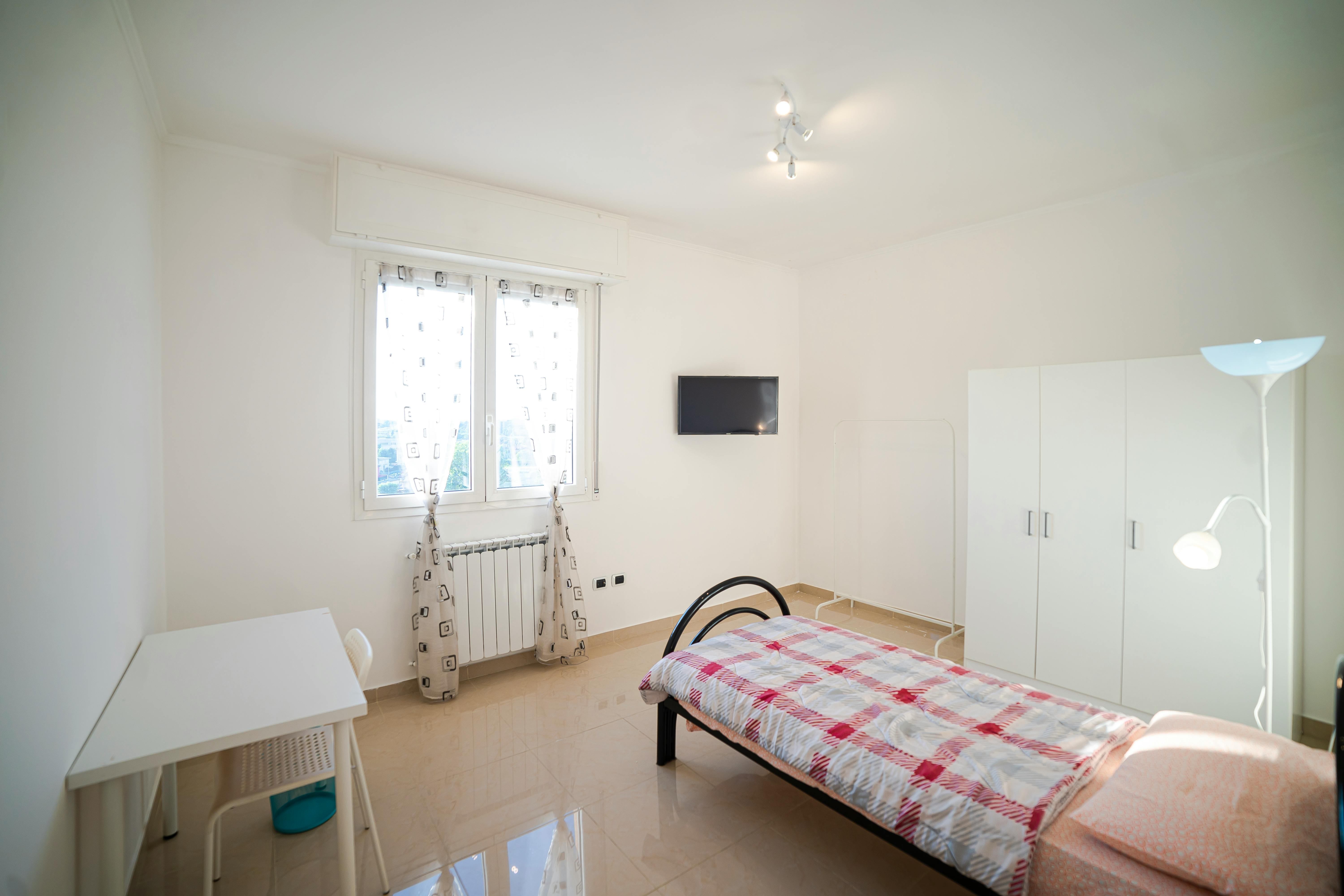 Single room Milan, 1 bed, 20m² — photo 1