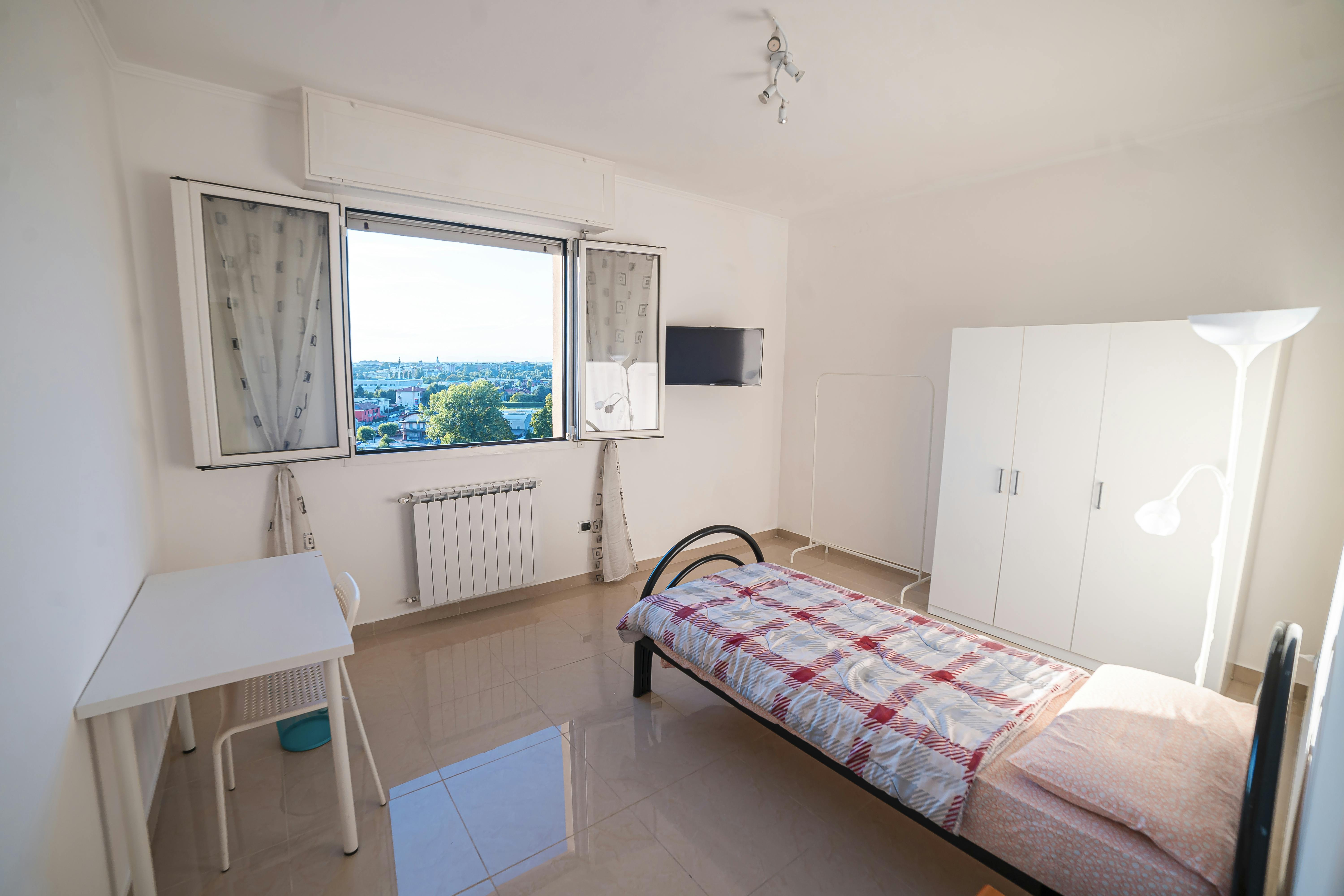 Via Alessandro Litta Modignani, Milan