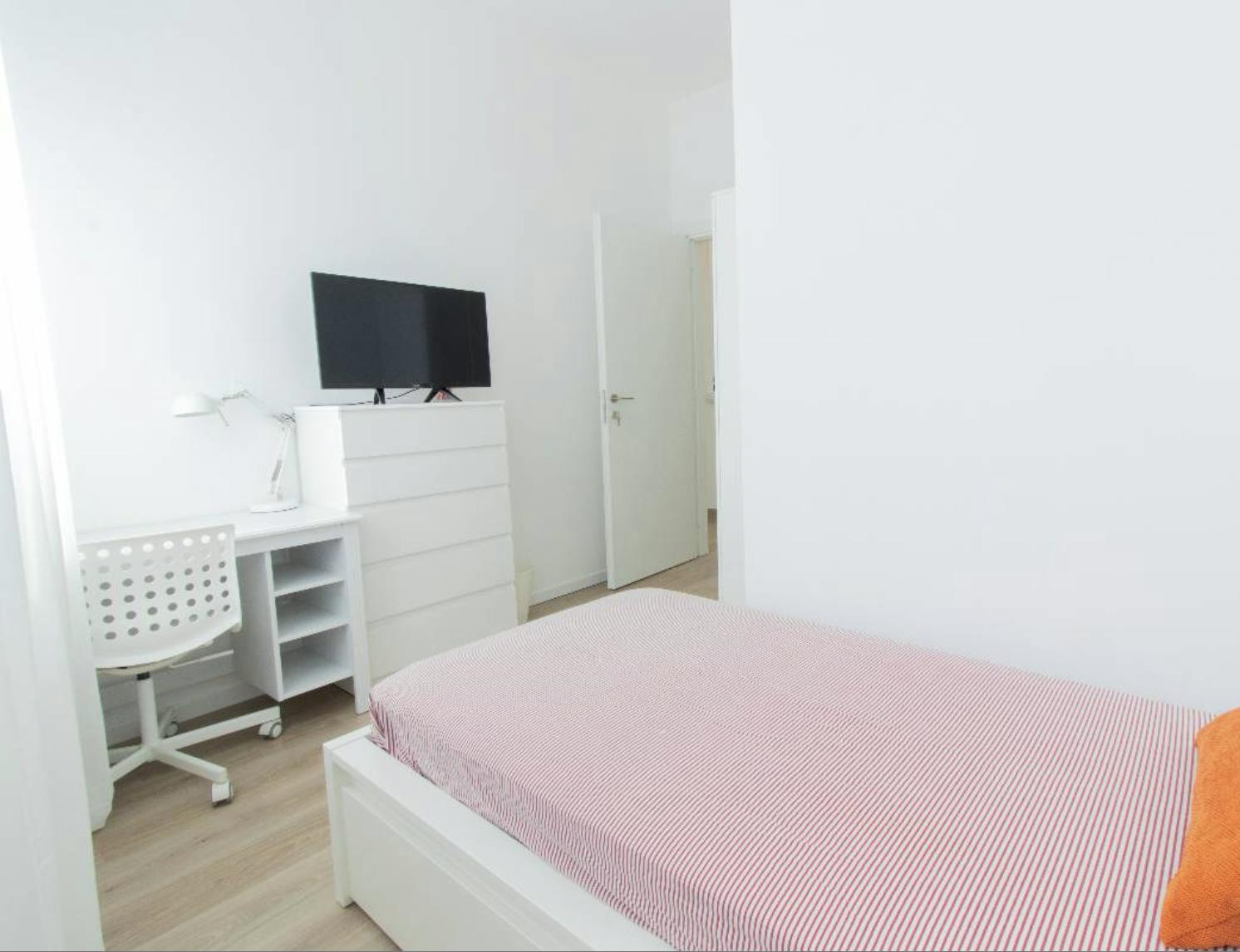 Private room for rent for €530 per month in Milan, Via Giuseppe Candiani