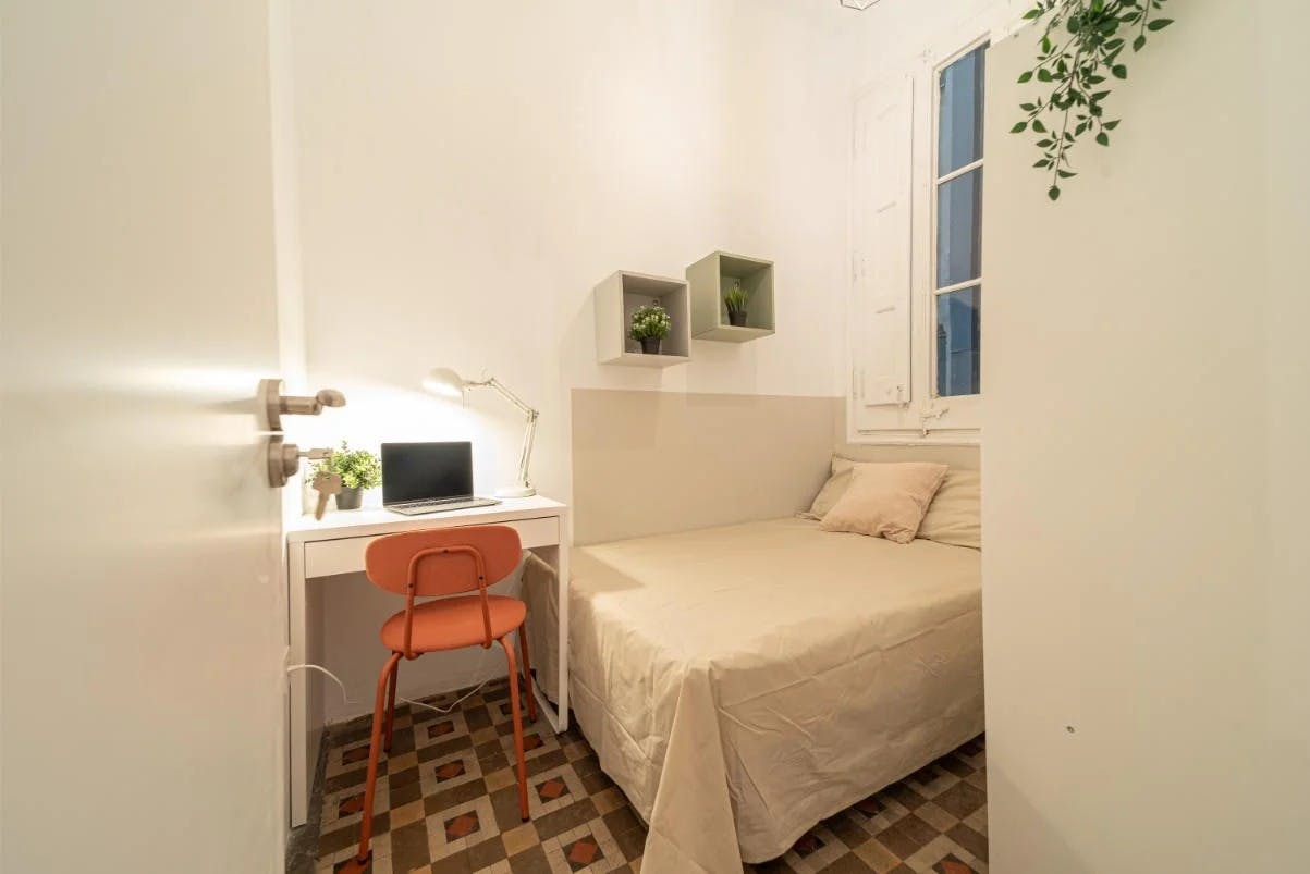 Private room for rent for €650 per month in Barcelona, Carrer del Rosselló