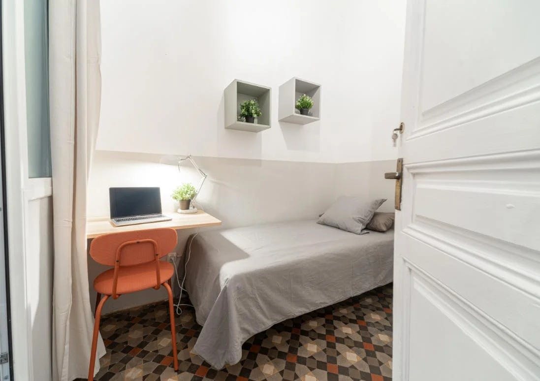 Chambre privée à louer pour 600 €/mois à Barcelona, Carrer del Rosselló