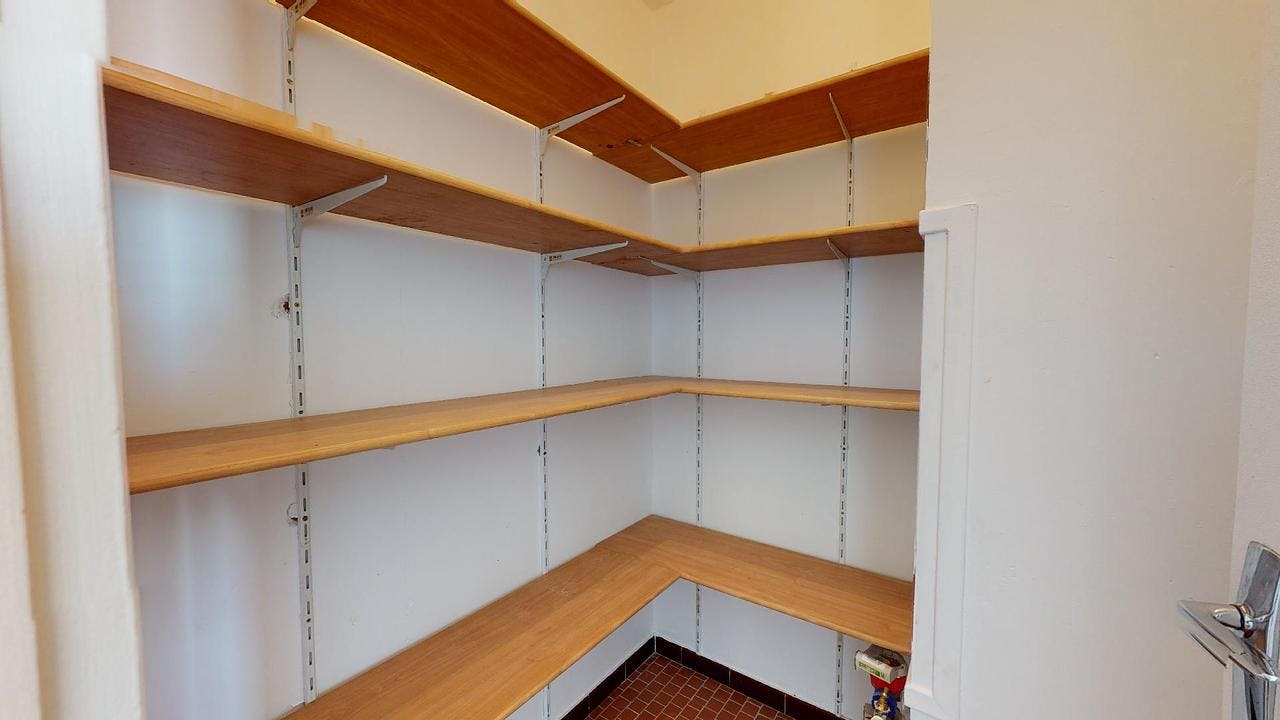 Apartment Villeurbanne, 1 bed, 13m² — photo 10