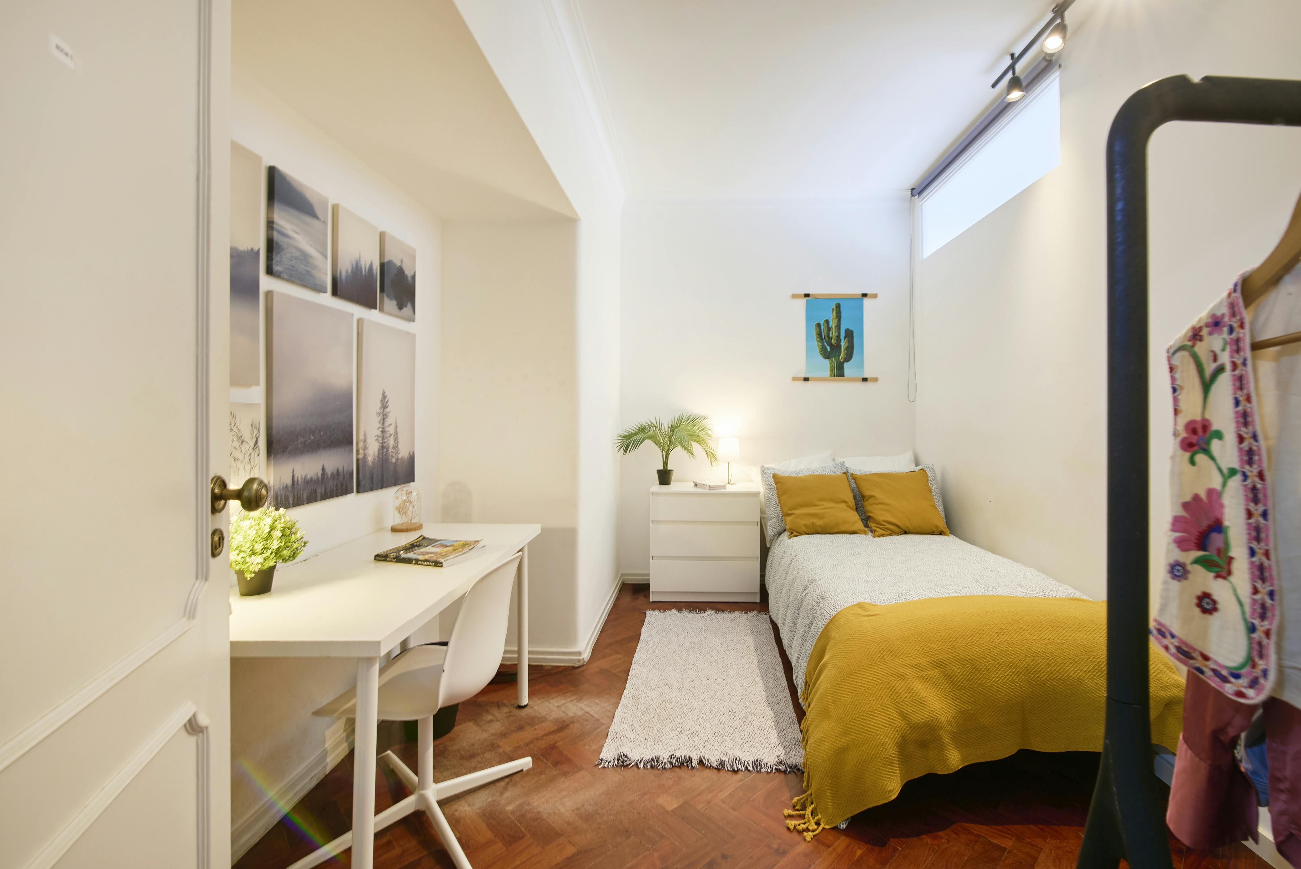 WG-Zimmer zu mieten für 420 € pro Monat in Lisbon, Avenida Almirante Reis