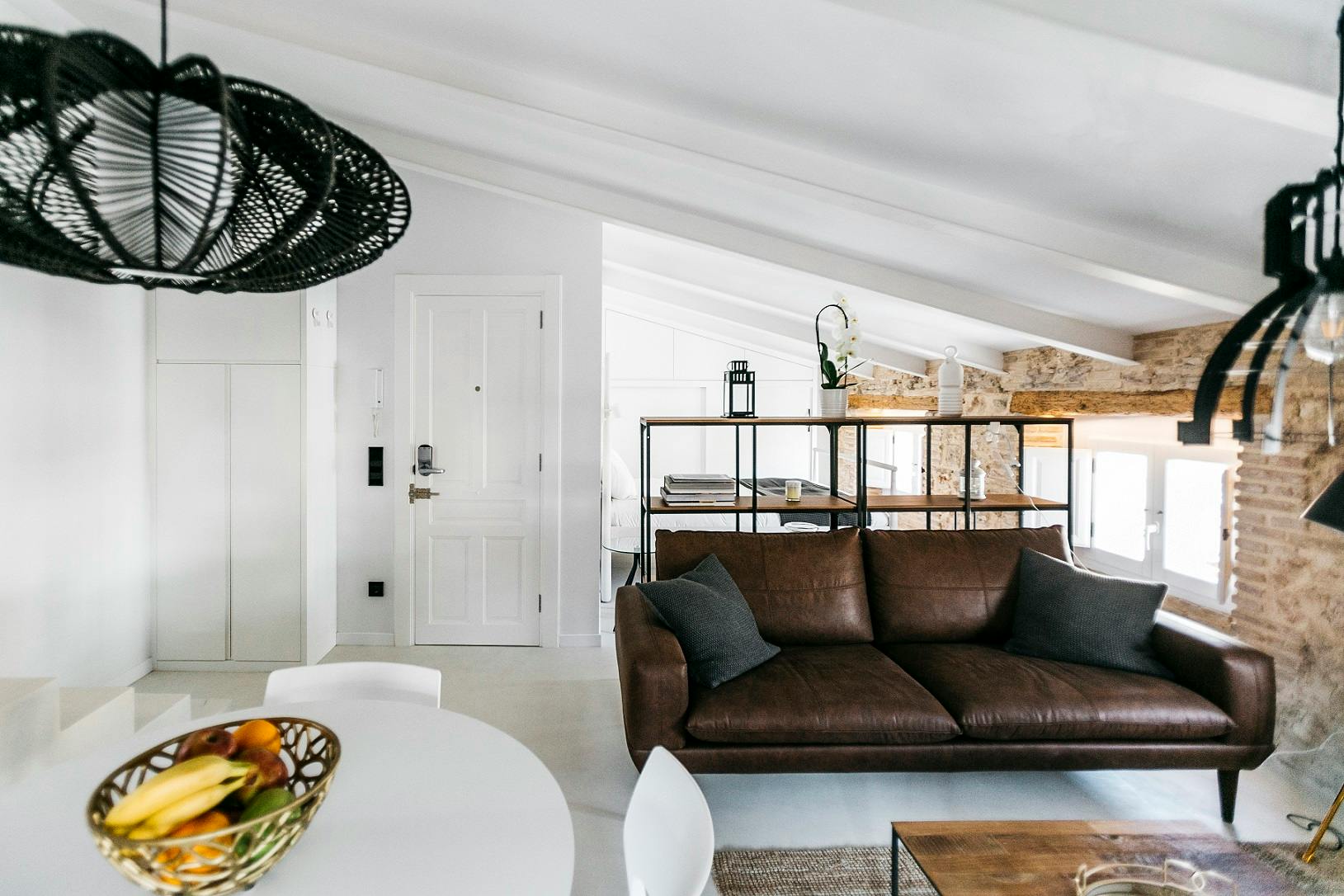 Studio for rent for €1,600 per month in Valencia, Carrer de Pelai