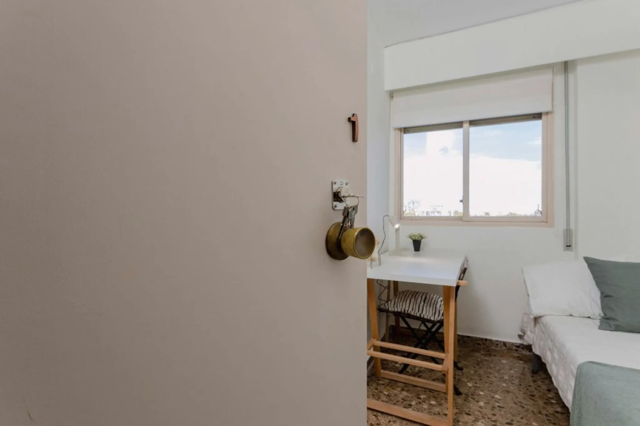 Carrer del Serpis, Valencia preview