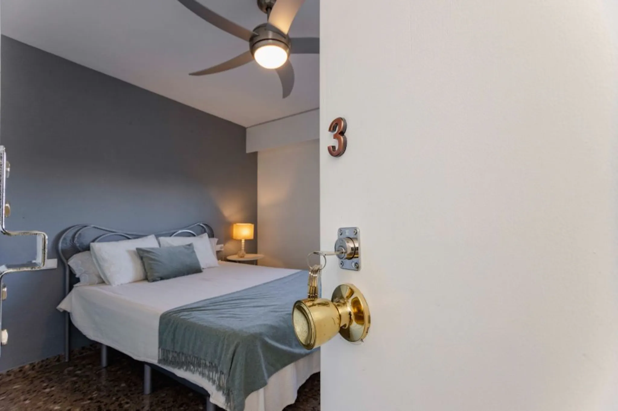 Carrer del Serpis, Valencia preview