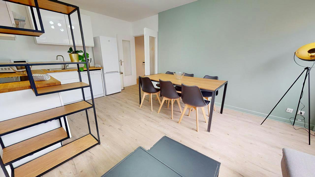 Private room for rent on Rue du Repos, Lyon - Plus
