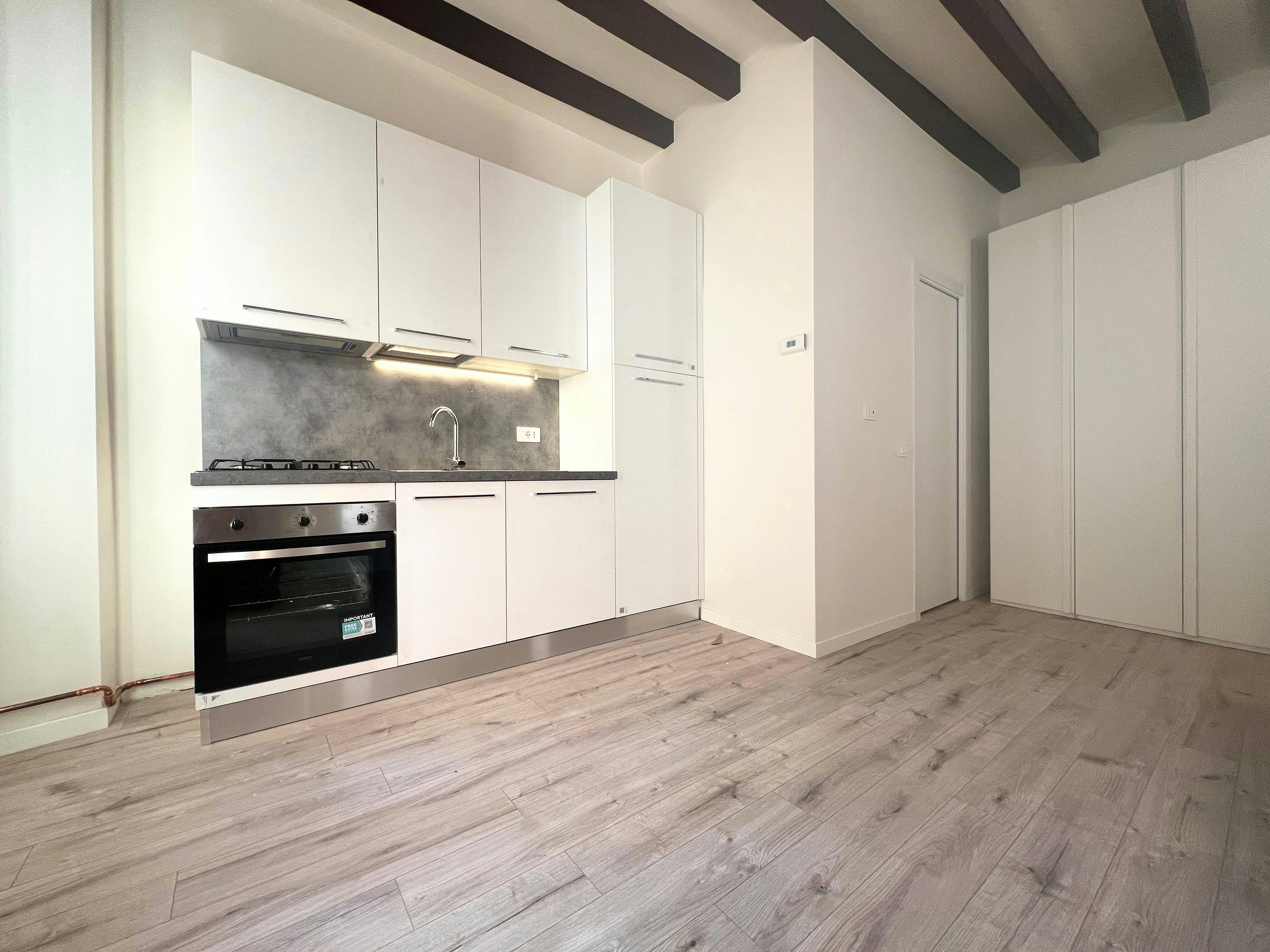 Studio for rent for €1,050 per month in Milan, Via Marco Aurelio