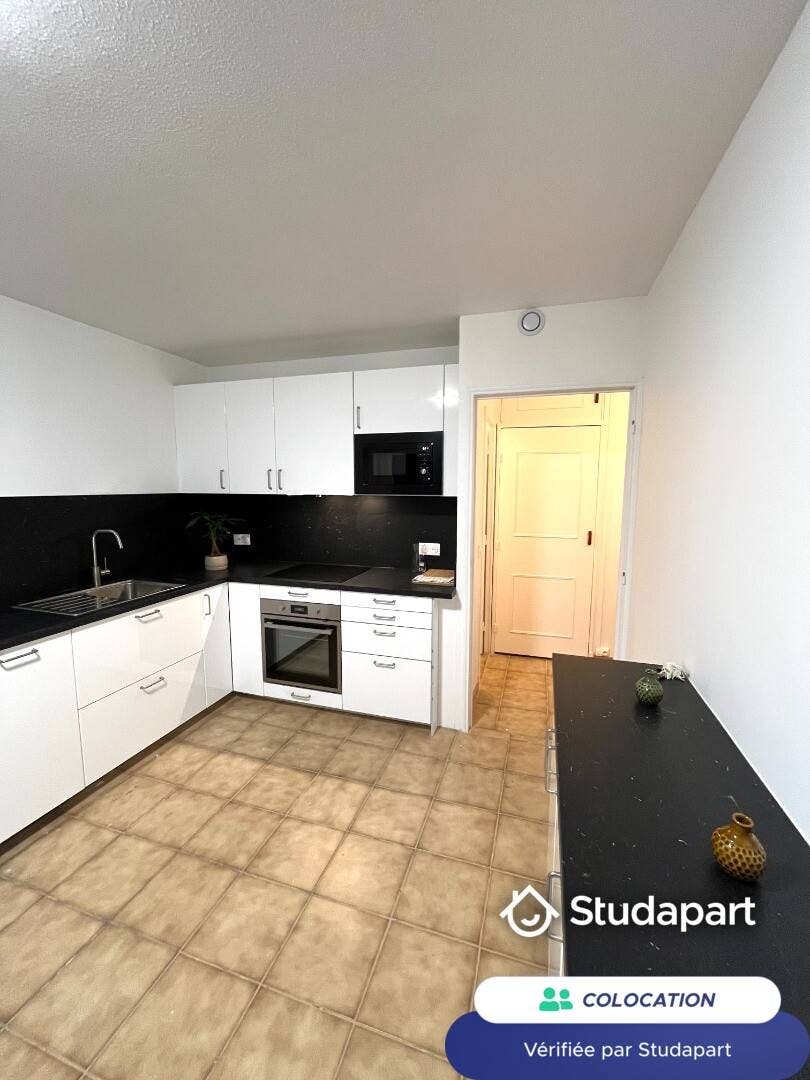 Private room for rent for €490 per month in Les Mureaux, Parc Talbot