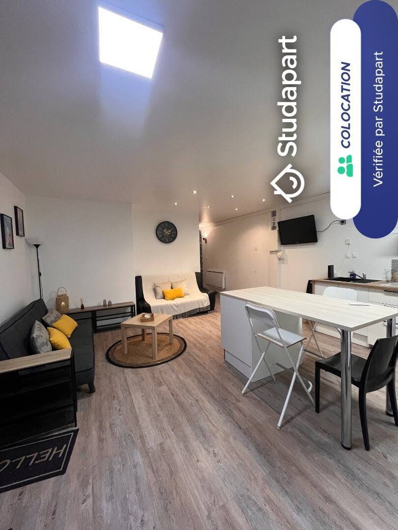 Отдельная комната сдается в аренду за 399 € в месяц в Marly, Route d'Aulnoy