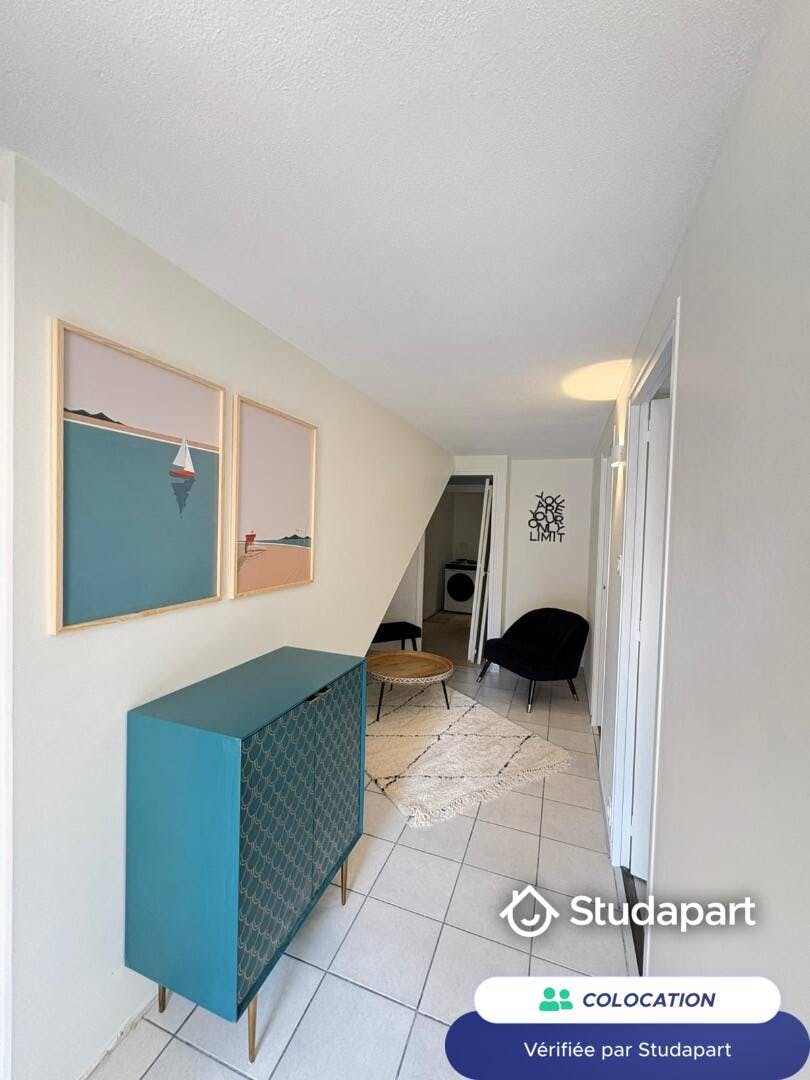 Chambre privée à louer pour 400 €/mois à La Roche-sur-Yon, Rue des Robretières