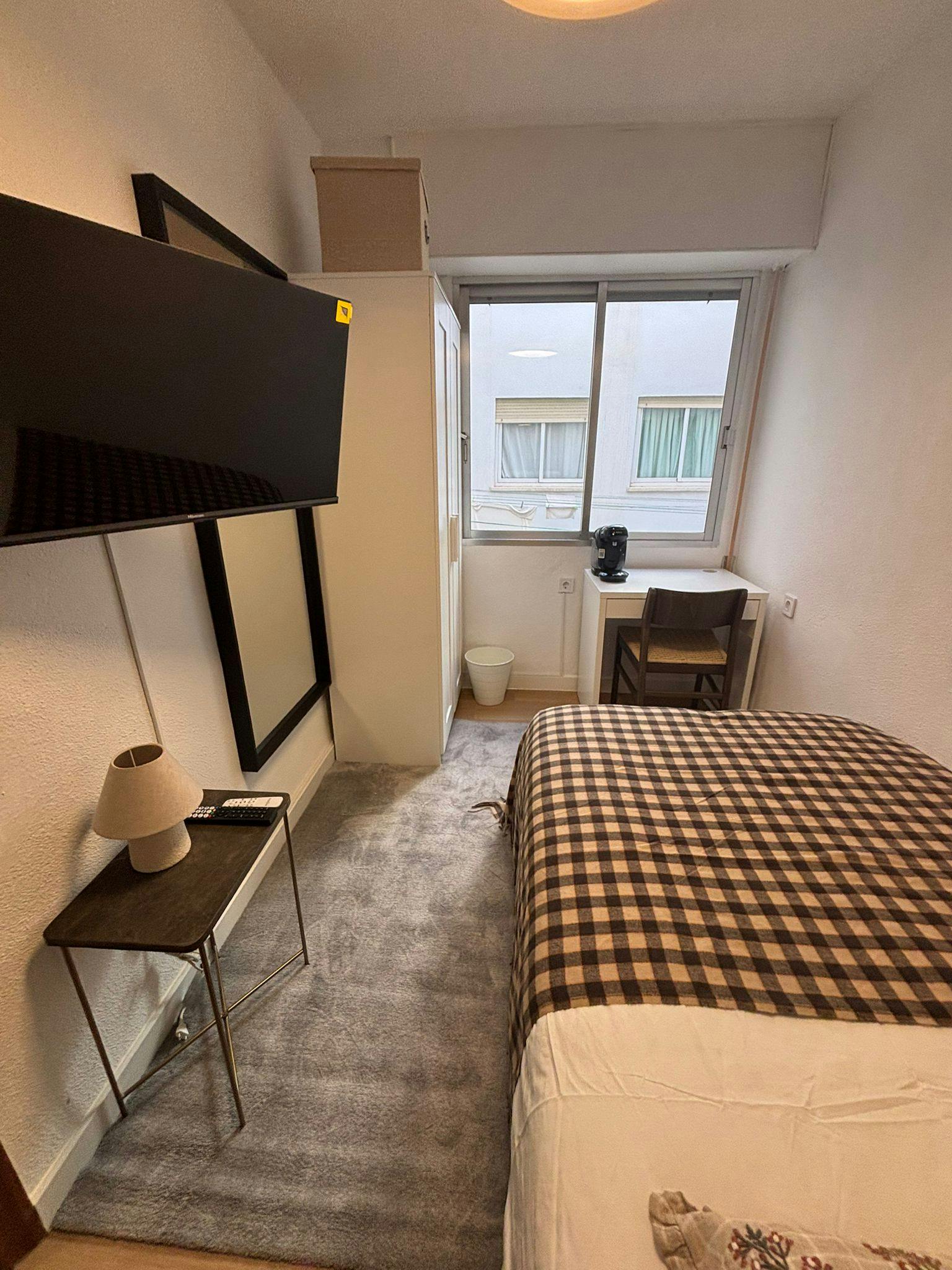 Single room Alicante, 1 bed, 4m² — photo 2