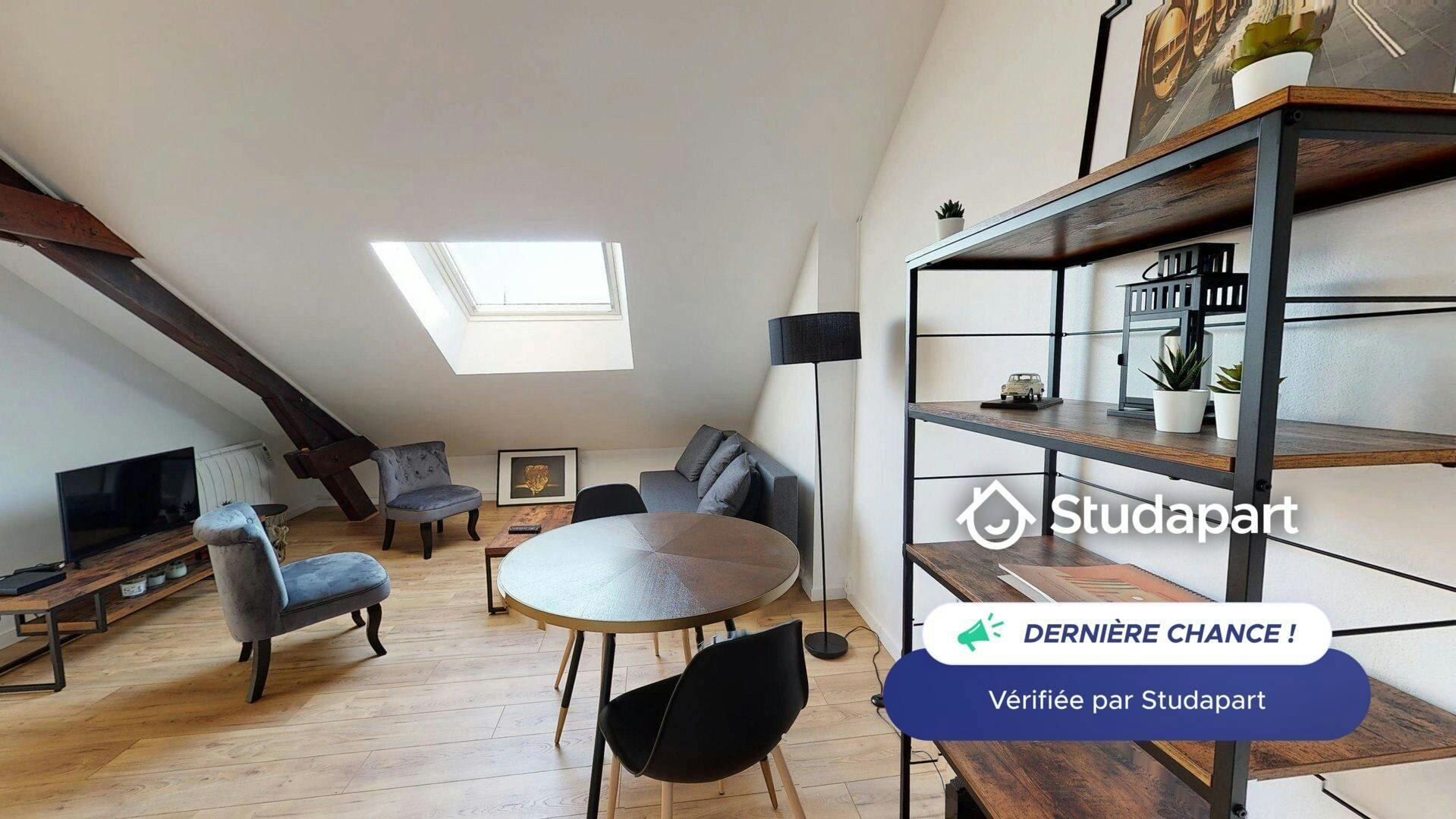 Apartment for rent for €895 per month in Reims, Rue du Barbâtre