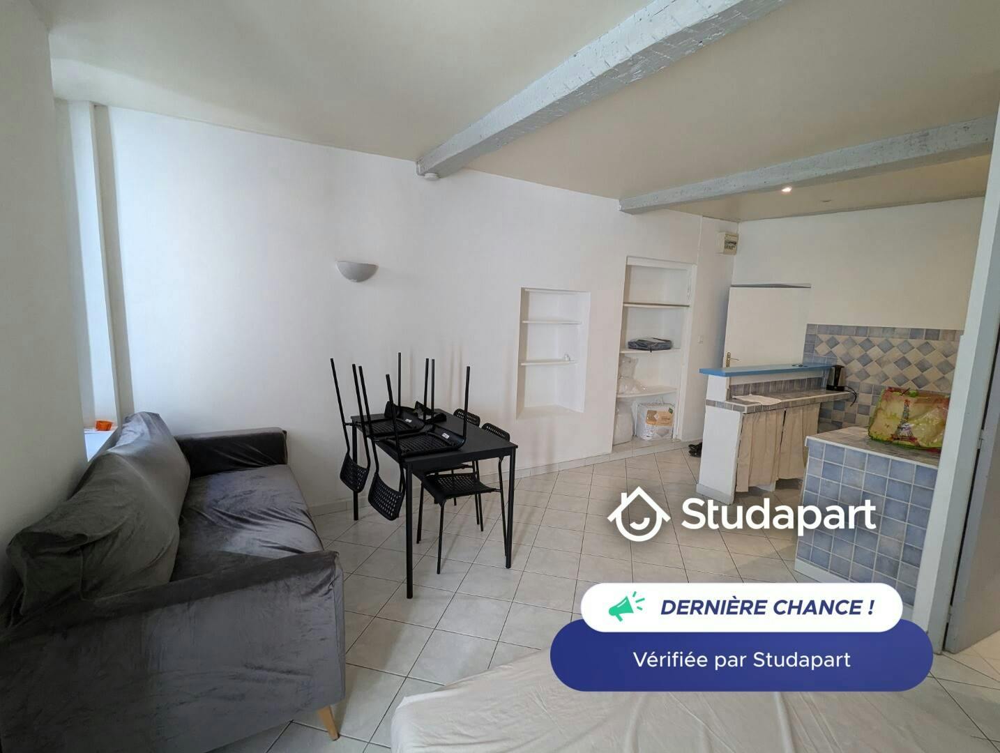 Квартира за оренду для 500 EUR на місяць у Trans-en-Provence, Rue nationale