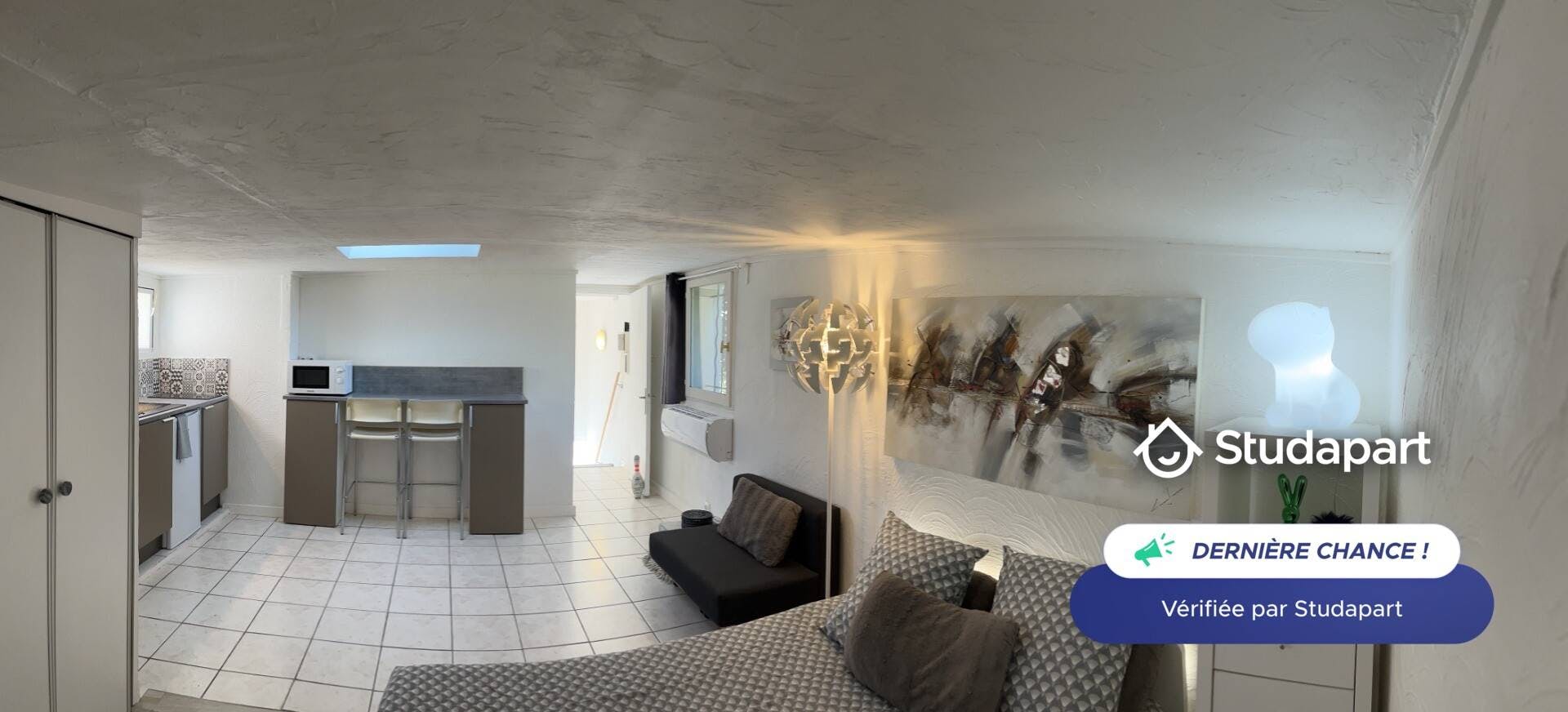 Apartment for rent for €799 per month in Antibes, Chemin de la Vigie