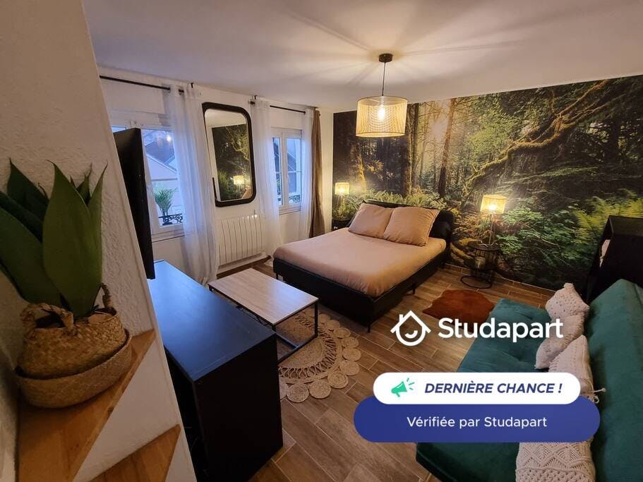 Apartment for rent for €1,100 per month in Fontainebleau, Rue Montebello