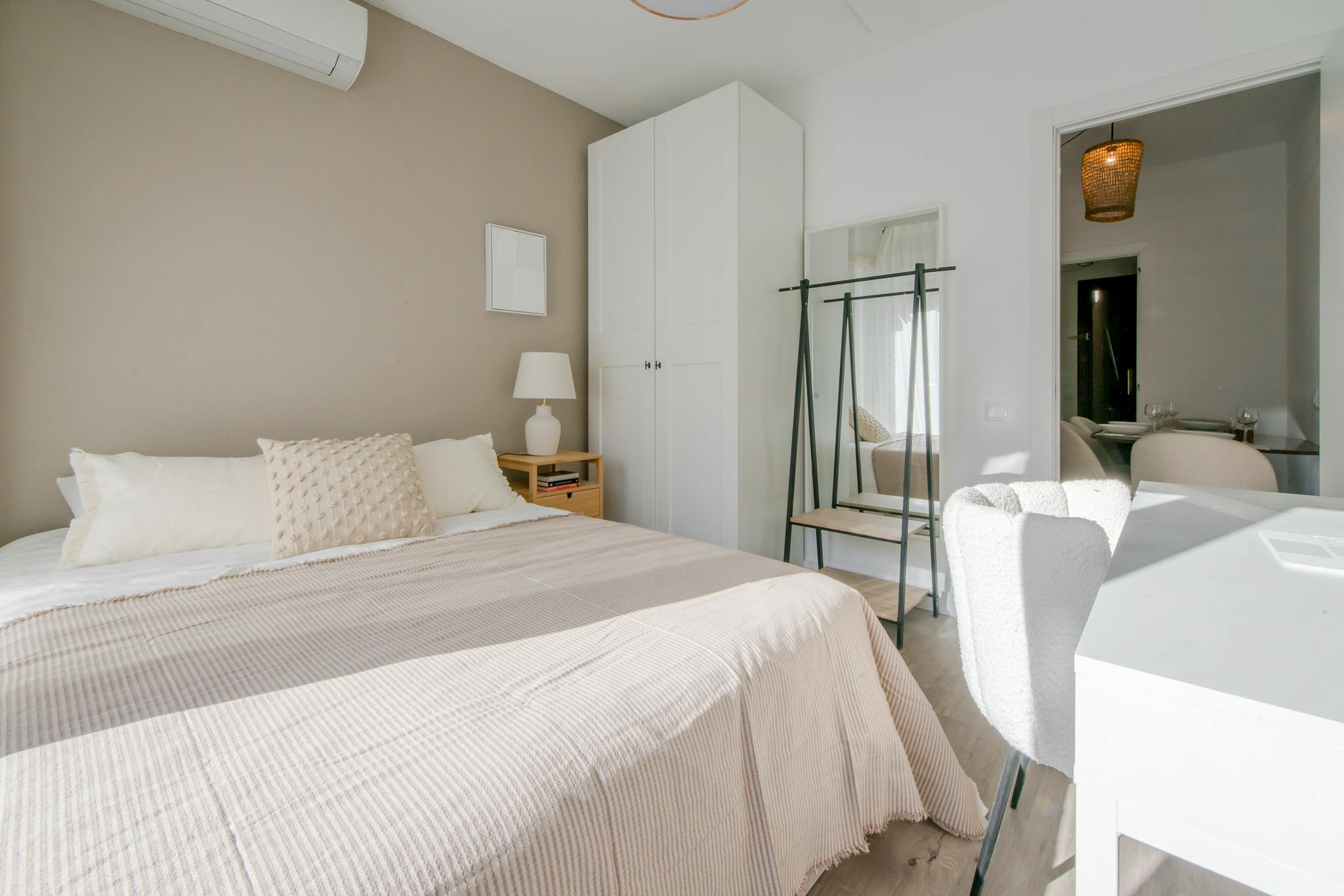 Calle de María de Guzmán, Madrid preview