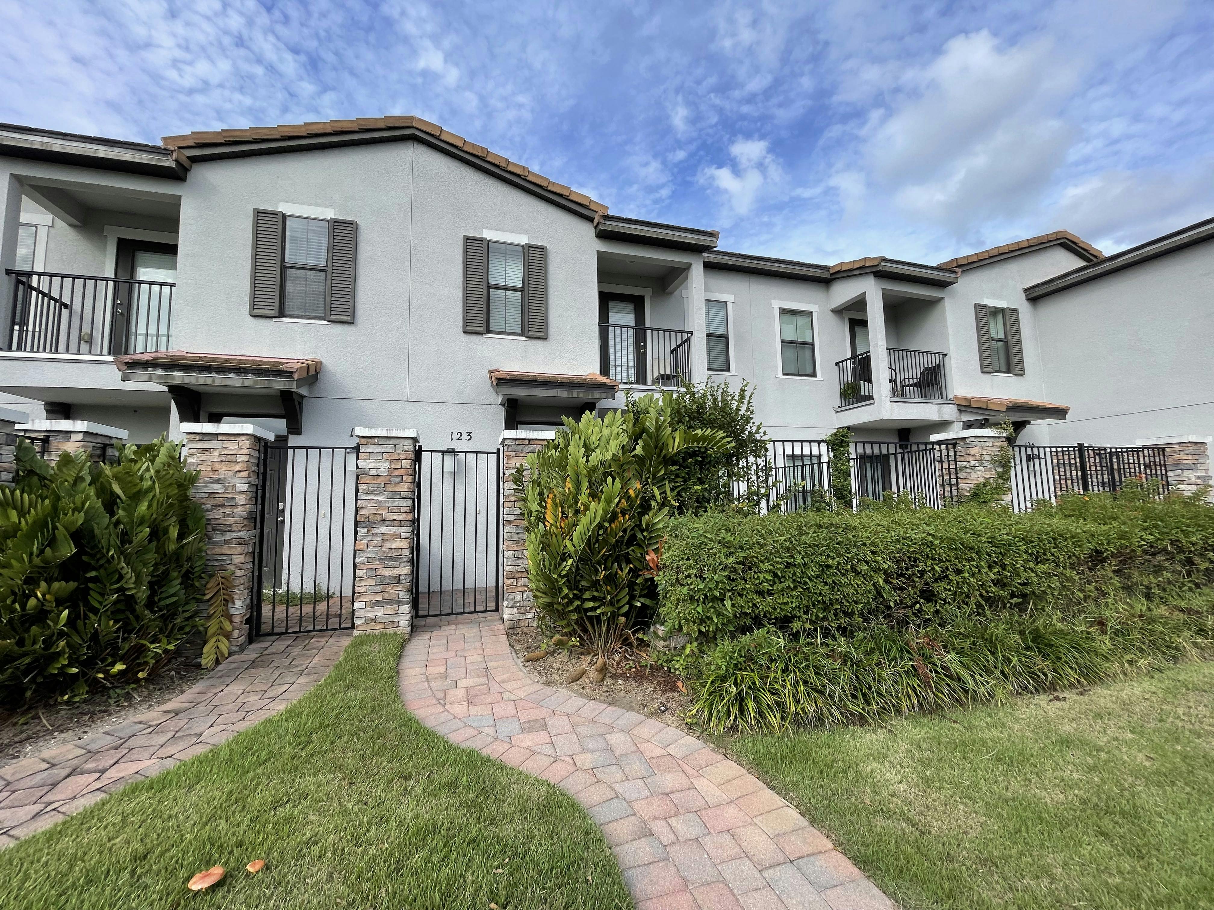 房源 正在以 $1,795 的月租出租，其位于 Haines City, Kenny Boulevard