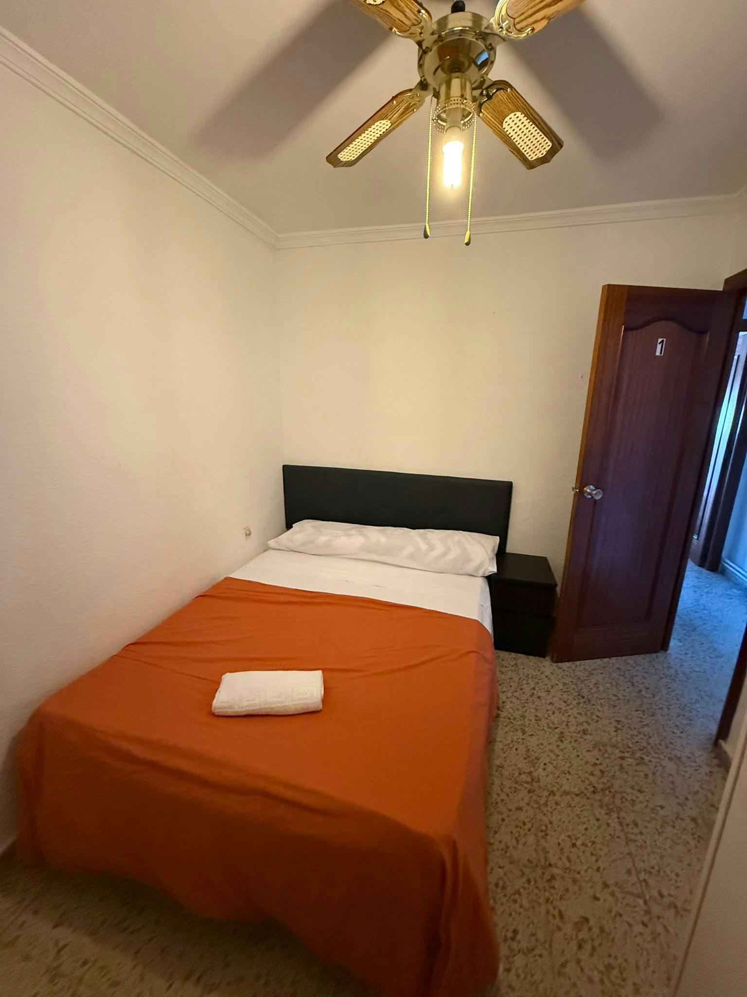 Private room for rent for €450 per month in Málaga, Calle Manuel de Falla
