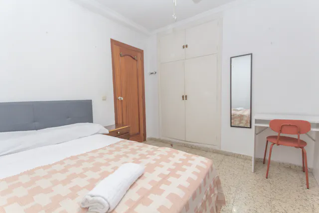 Private room in Calle Manuel de Falla, Málaga (1590656) room image 2