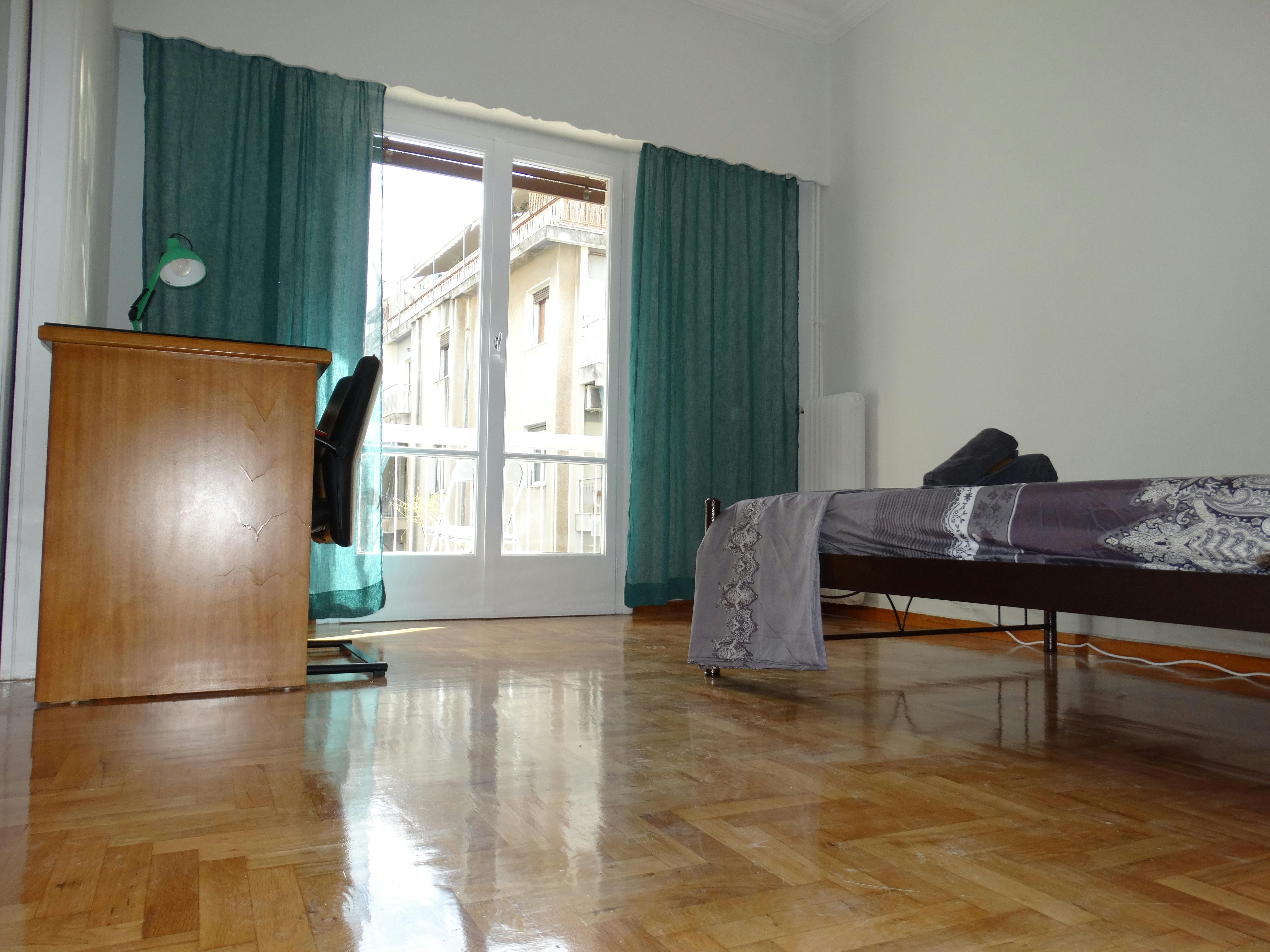 Private room for rent for €380 per month in Athina, Agias Zonis