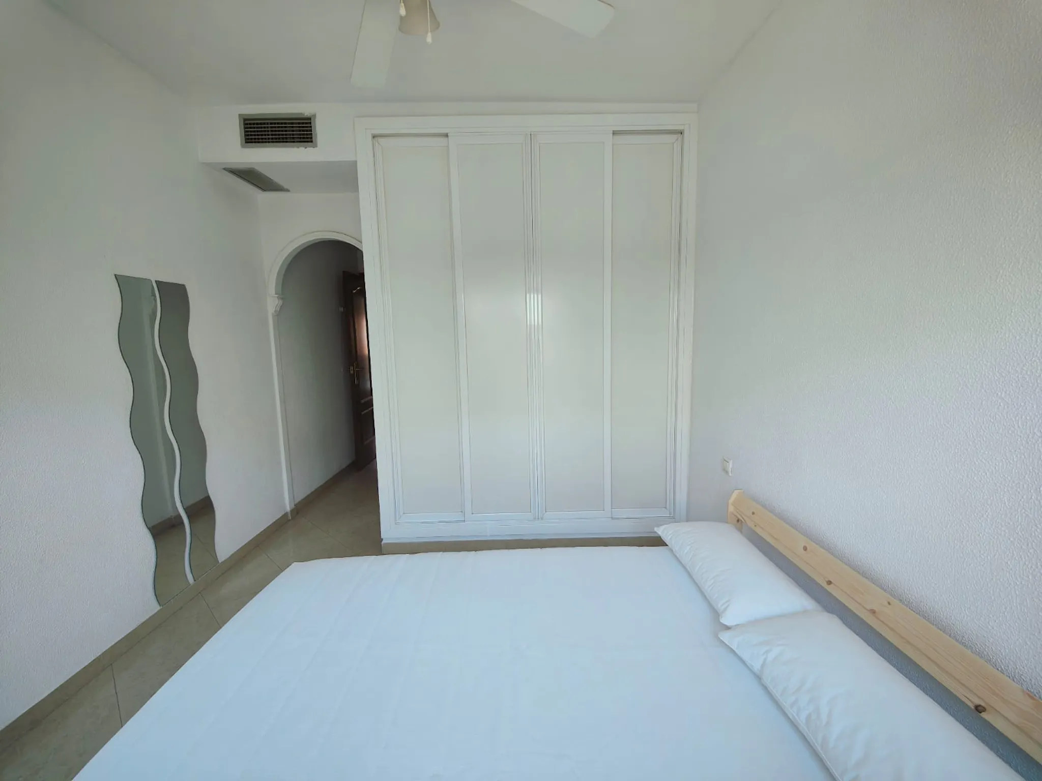 Calle Lyon, Sevilla preview