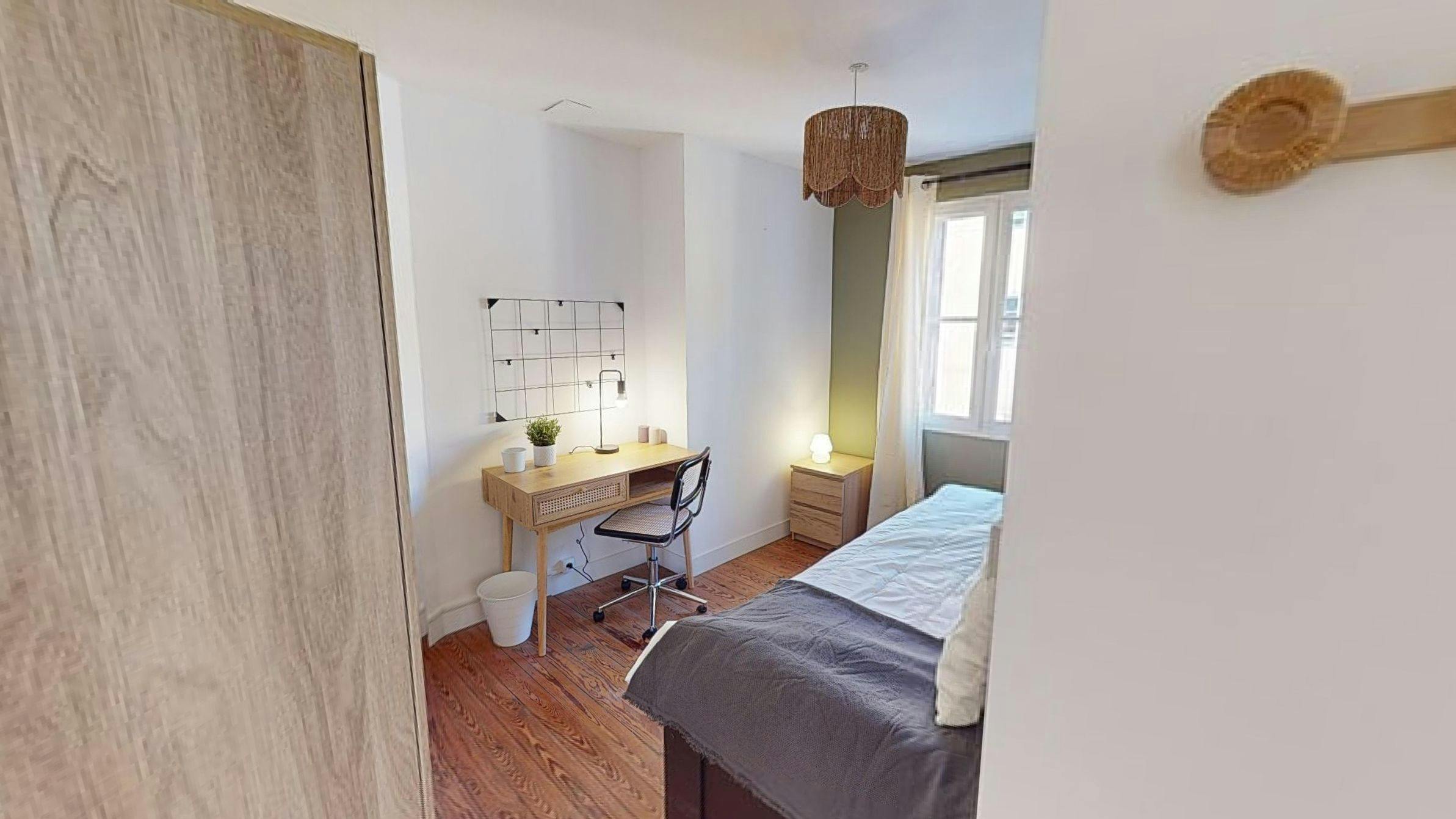 Apartment Bordeaux, 1 bed, 17m² — photo 2