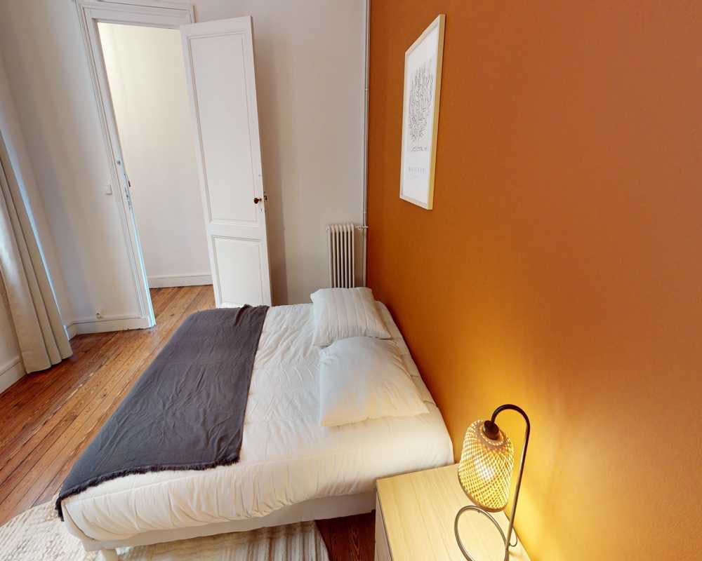 Apartment Bordeaux, 1 bed, 18m² — photo 14