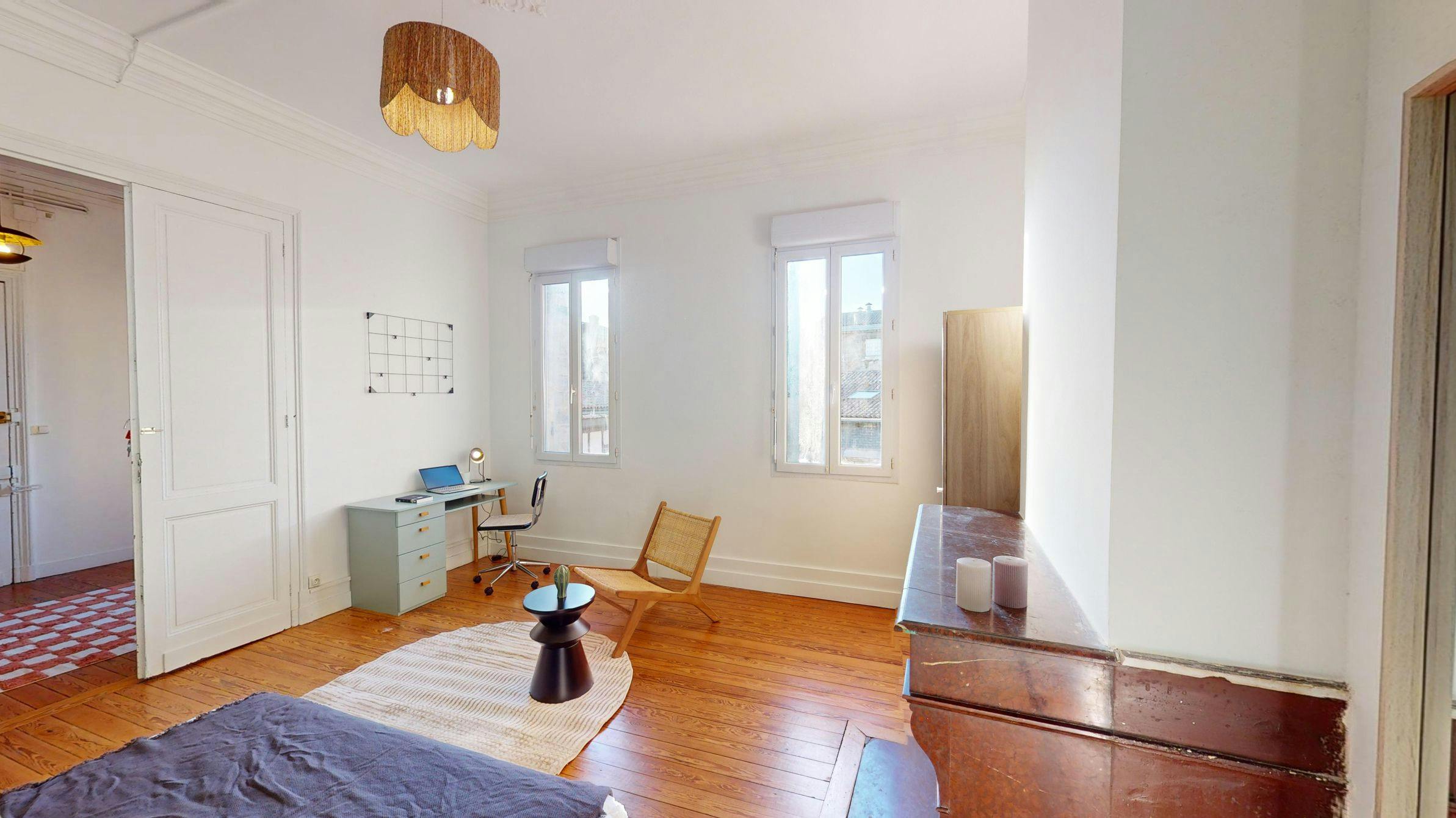 Apartment Bordeaux, 1 bed, 23m² — photo 1