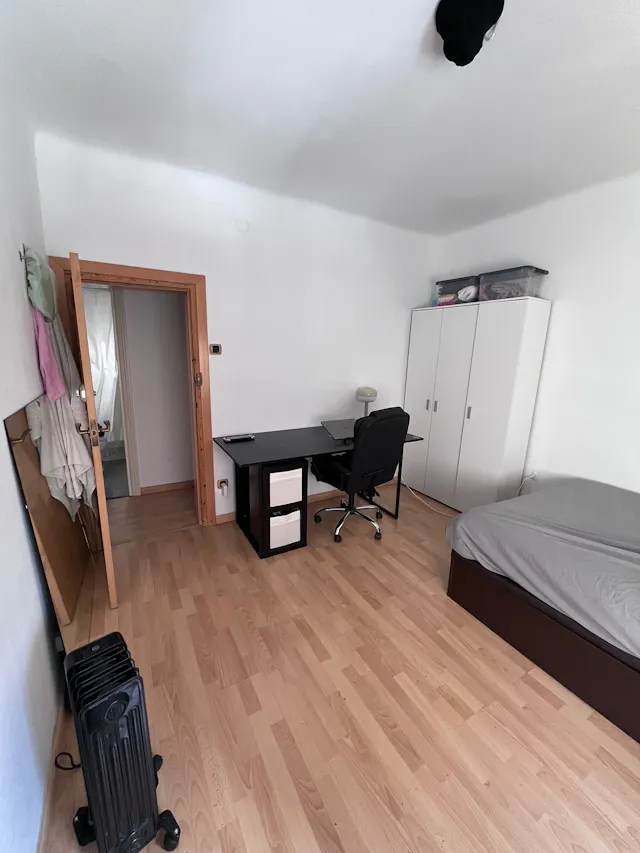 Private room in Carrer de Castella, Barcelona (1591216) room image 2