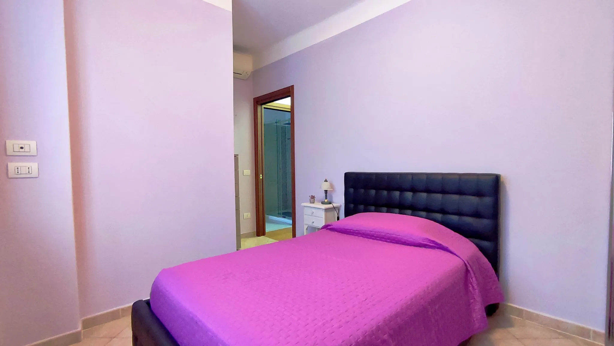 Piazza Rosa Scolari, Milan preview