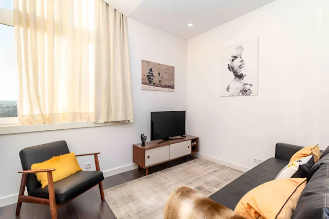 2-Bedroom Apartment in Rua Damasceno Monteiro, Lisbon (1591318) room image 2