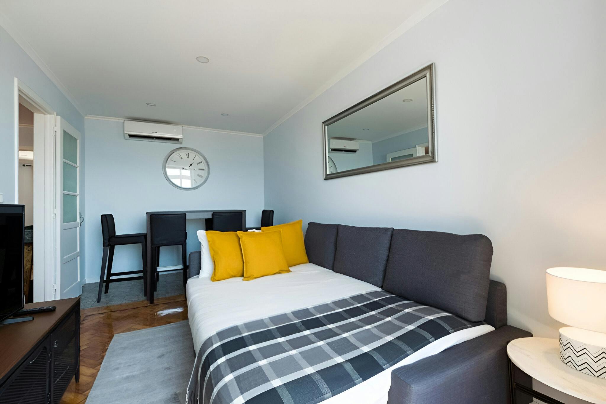 Apartment Lisbon, 1 bed — photo 9