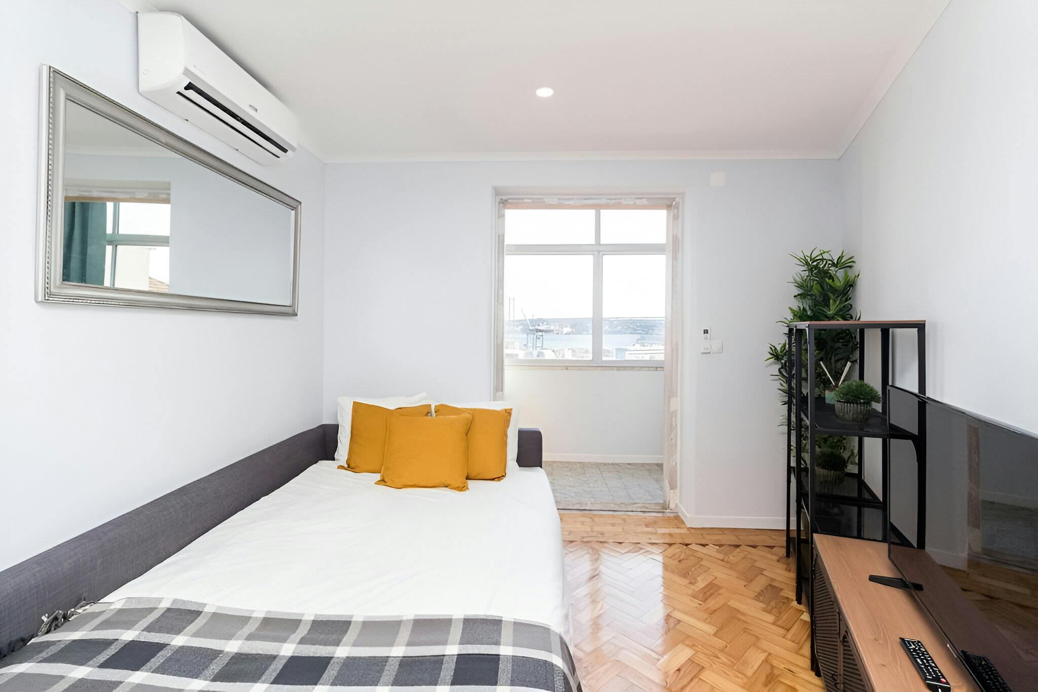 Apartment Lisbon, 1 bed — photo 3
