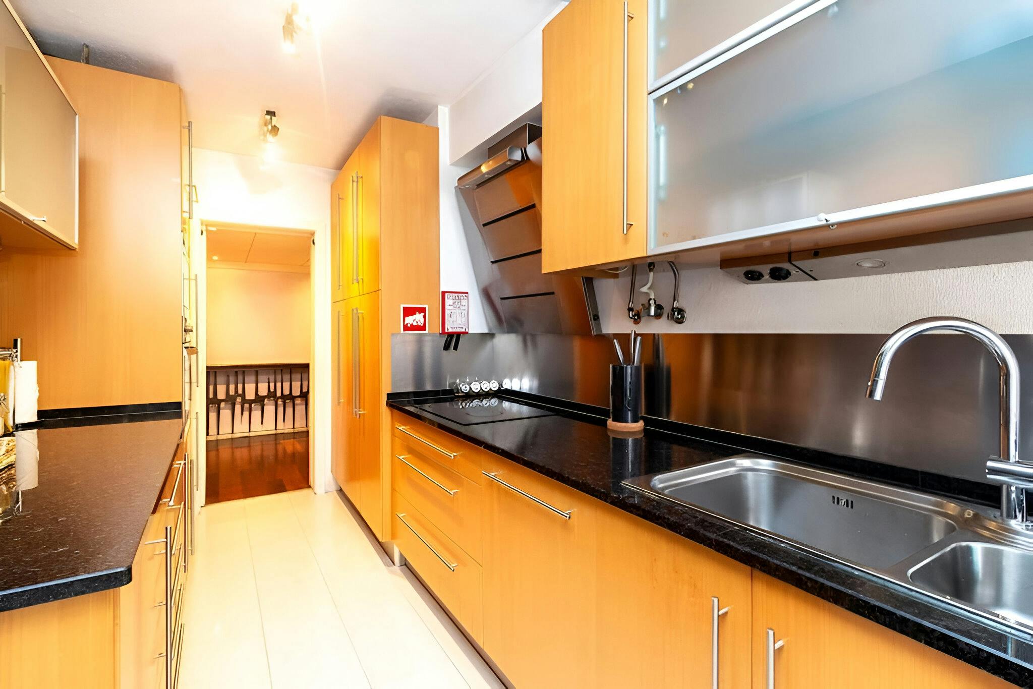 Apartment Lisbon, 1 bed — photo 1