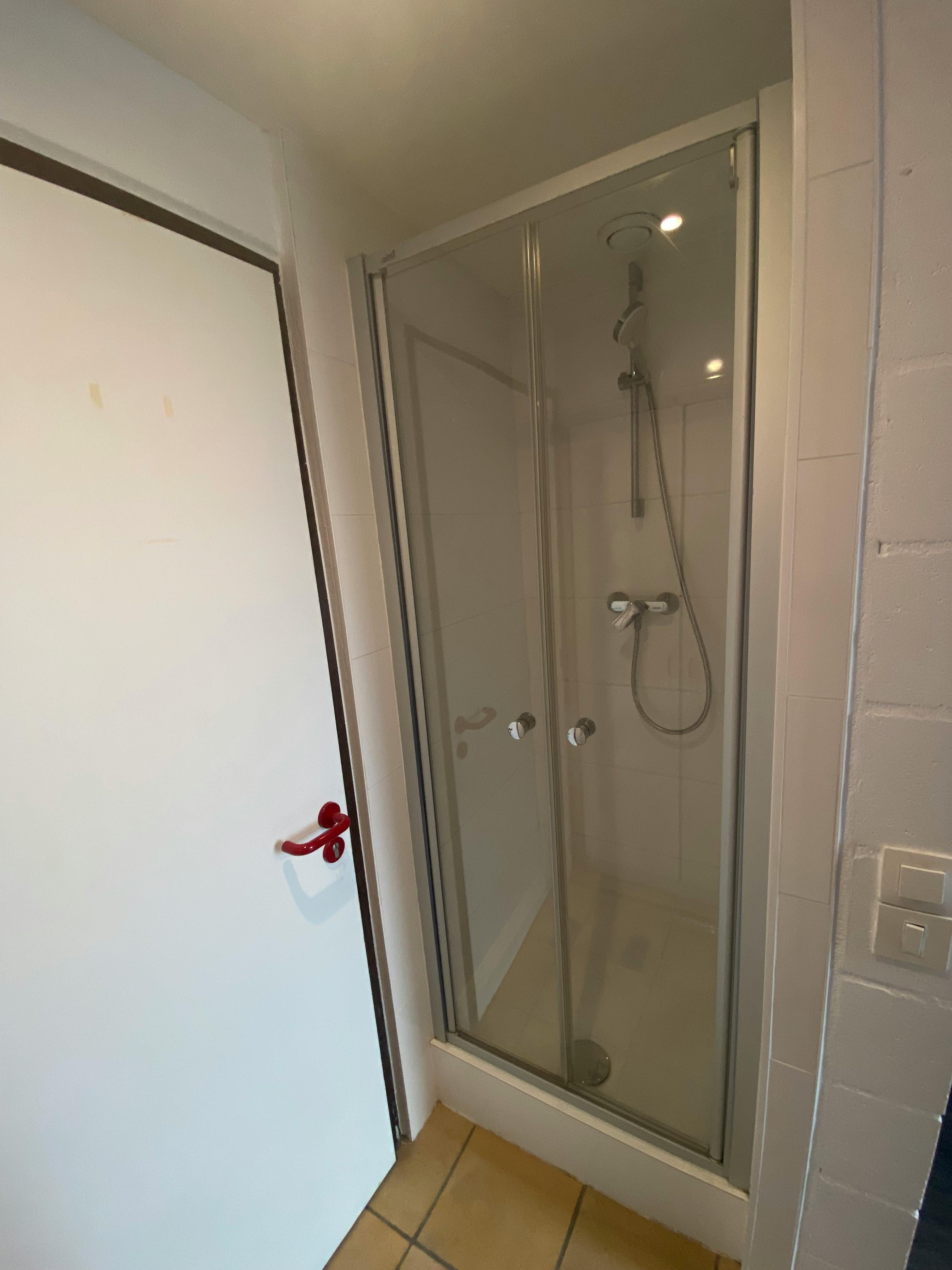 Apartment Saint-Gilles, 1 bed, 16m² — photo 8