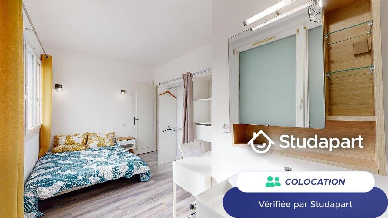 Private room for rent on Avenue d'Ossau, Pau