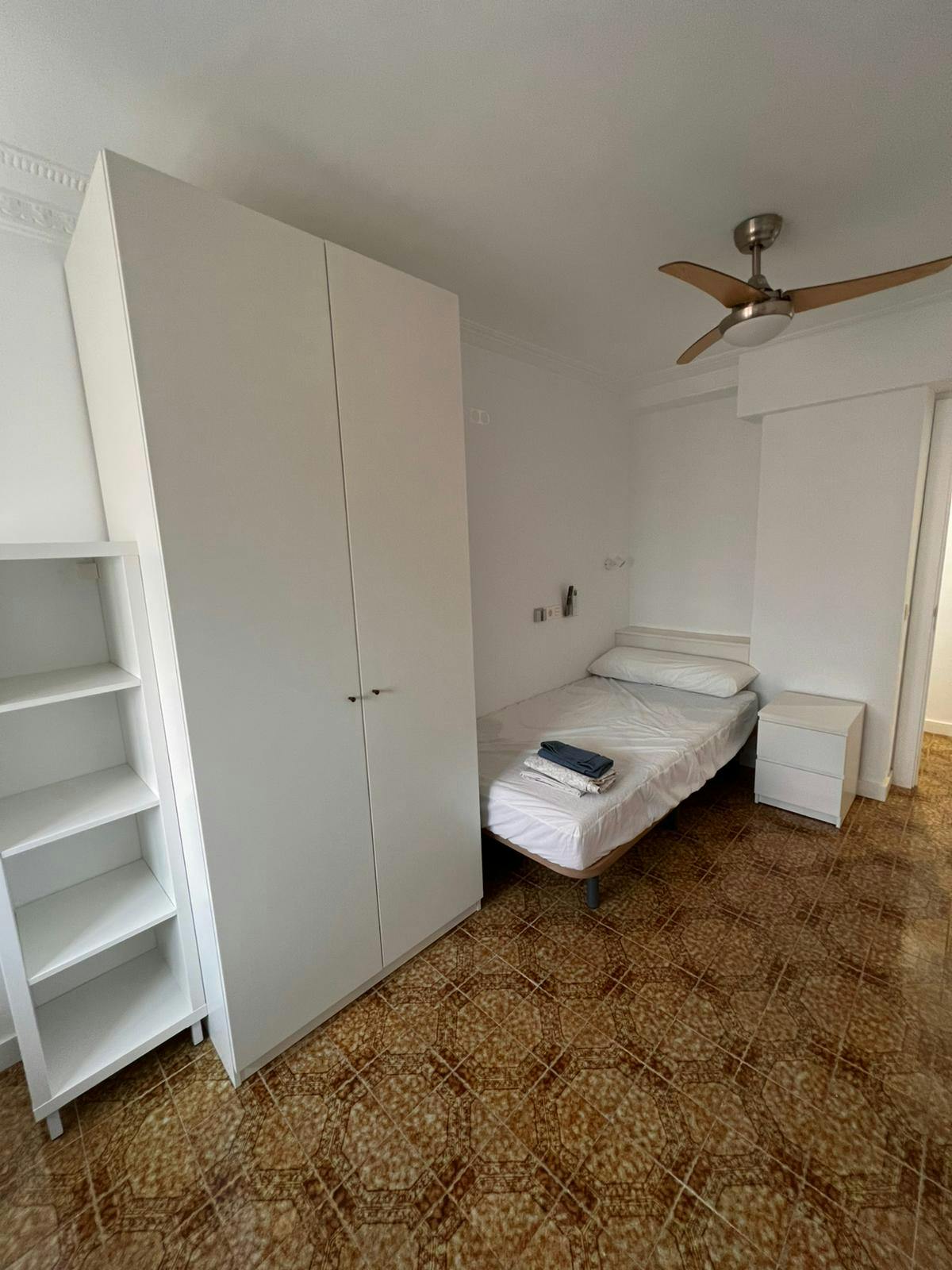 Apartment Zaragoza, 1 bed, 9m² — photo 4