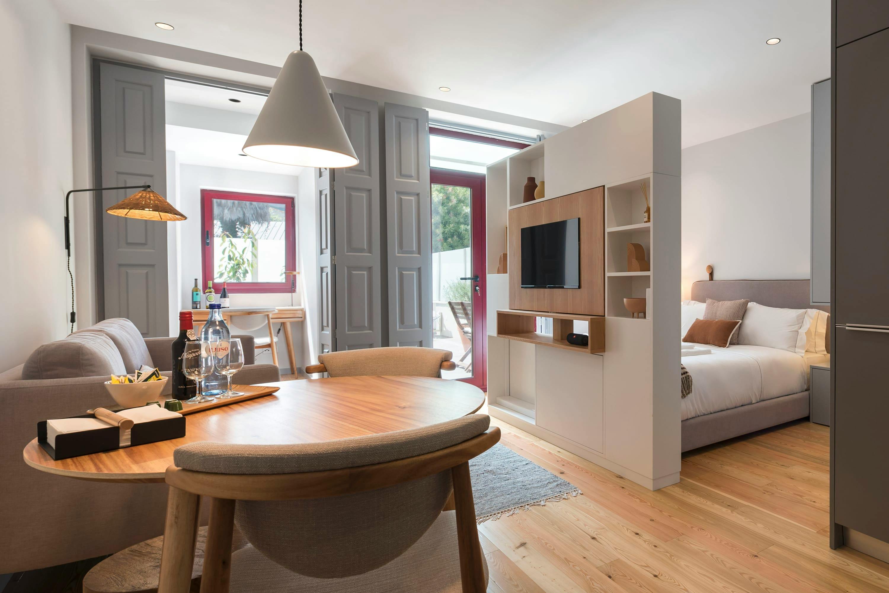 Rua do Almada, Porto preview