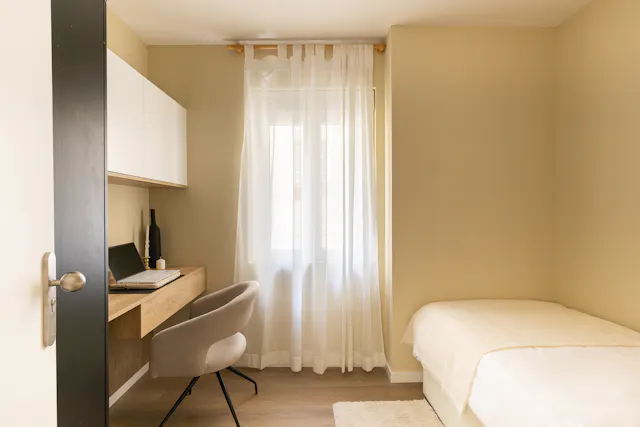 Private room in Calle Donoso Cortés, Madrid (1591460) room image 1