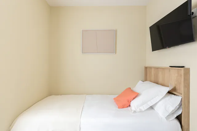Private room in Calle Donoso Cortés, Madrid (1591460) room image 2