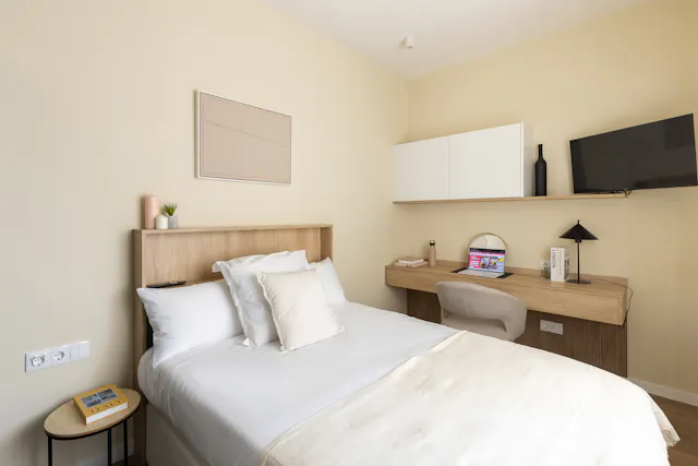 Private room in Calle Donoso Cortés, Madrid (1591489) room image 2