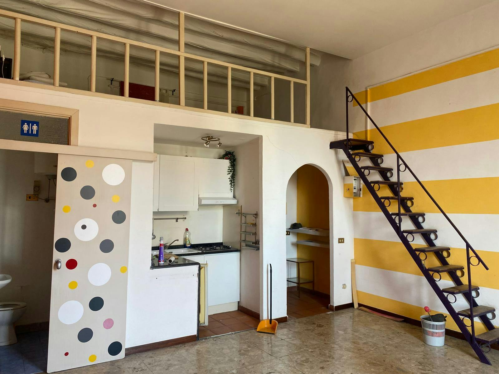 Студия сдается в аренду за 750 € в месяц в Naples, Corso Vittorio Emanuele