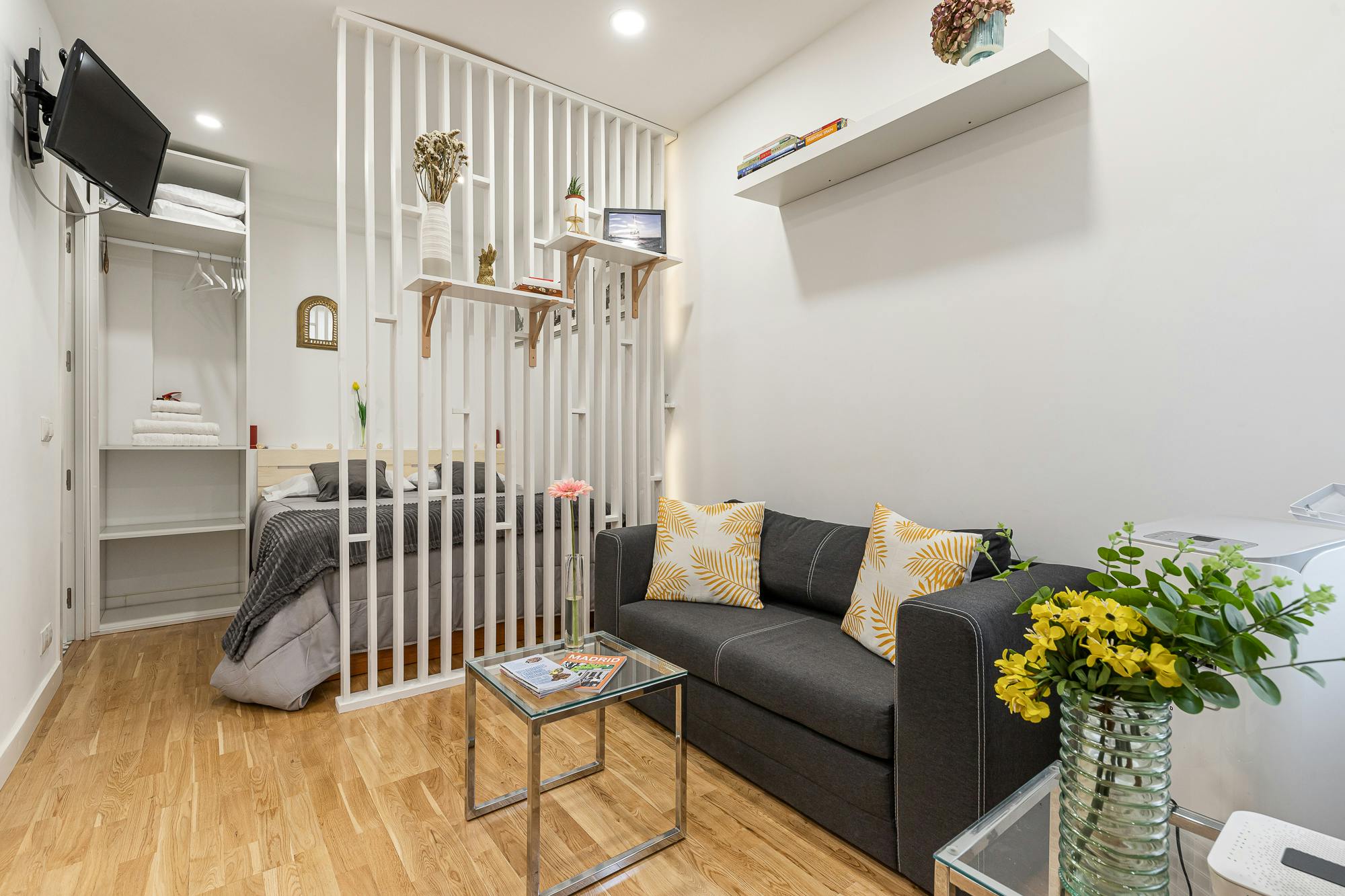 Студія за оренду для 1 800 EUR на місяць у Madrid, Calle de Fray Ceferino González