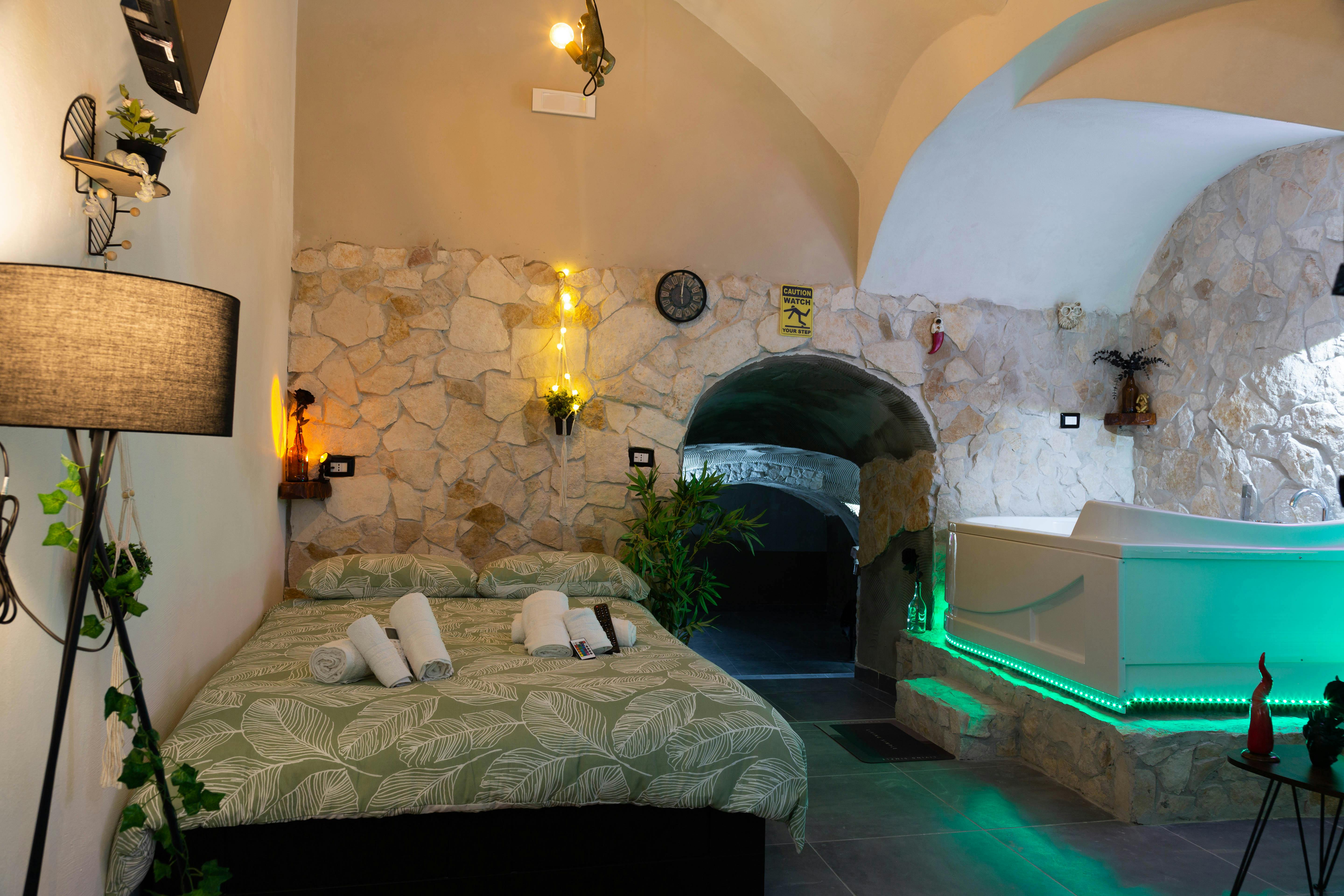 Квартира за оренду для 700 EUR на місяць у Naples, Via Carbonara