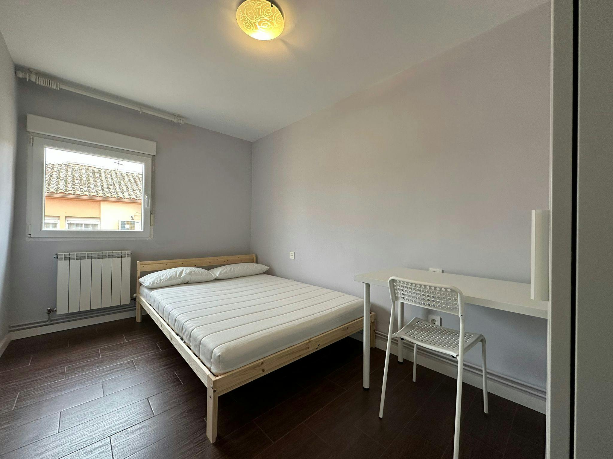 Habitación privada en alquiler por 350 € al mes en Granada, Calle Biznaga