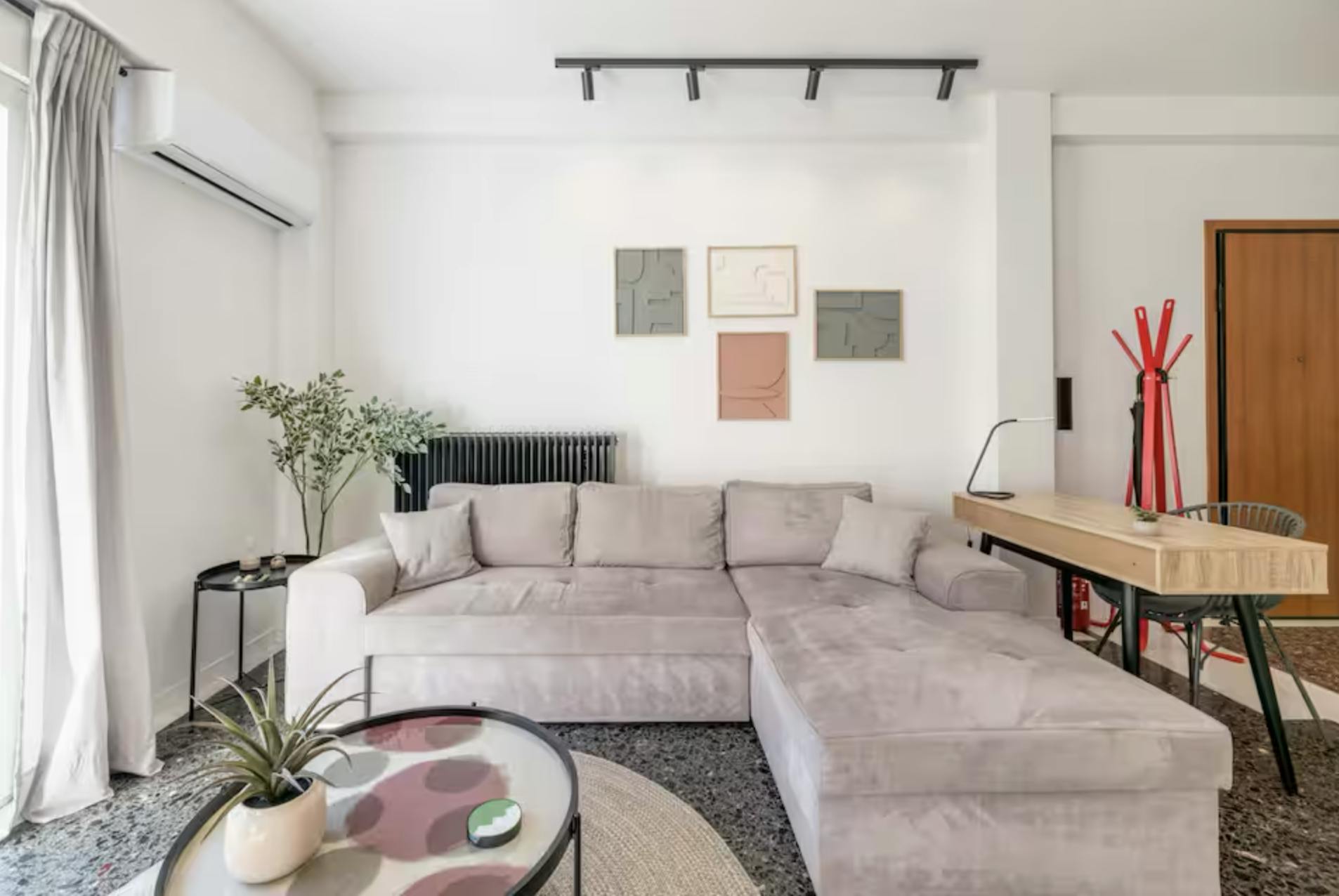 Troon, Athina preview