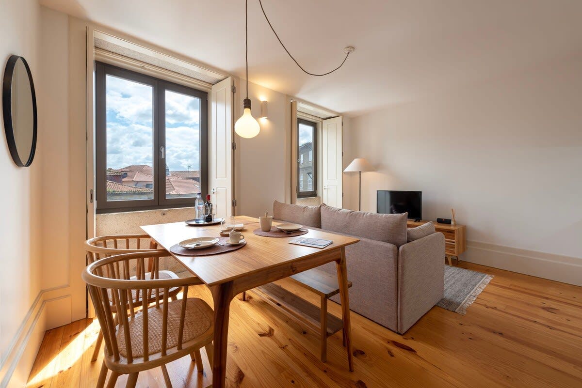 Rua das Taipas, Porto preview