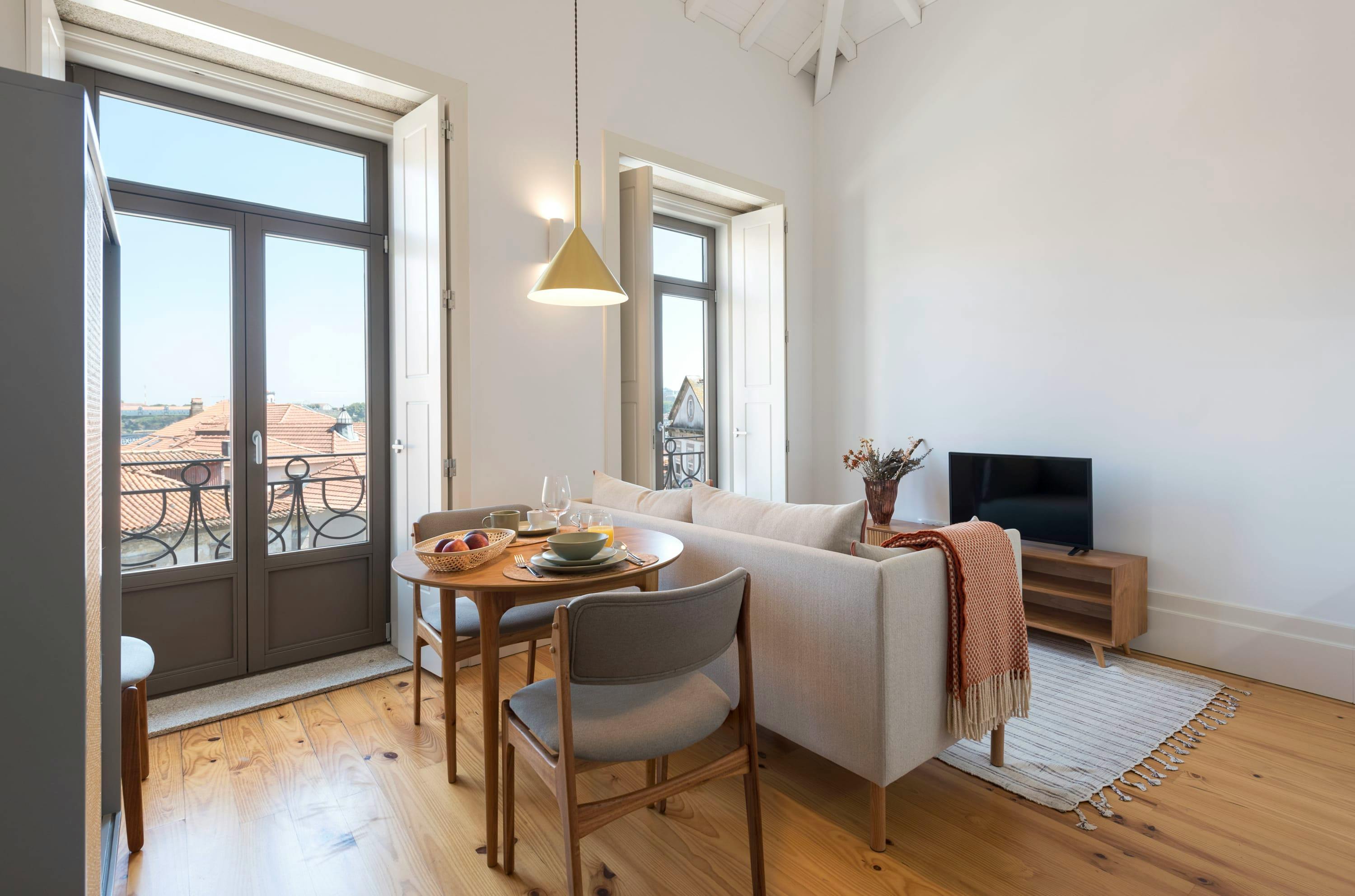 Rua das Taipas, Porto preview